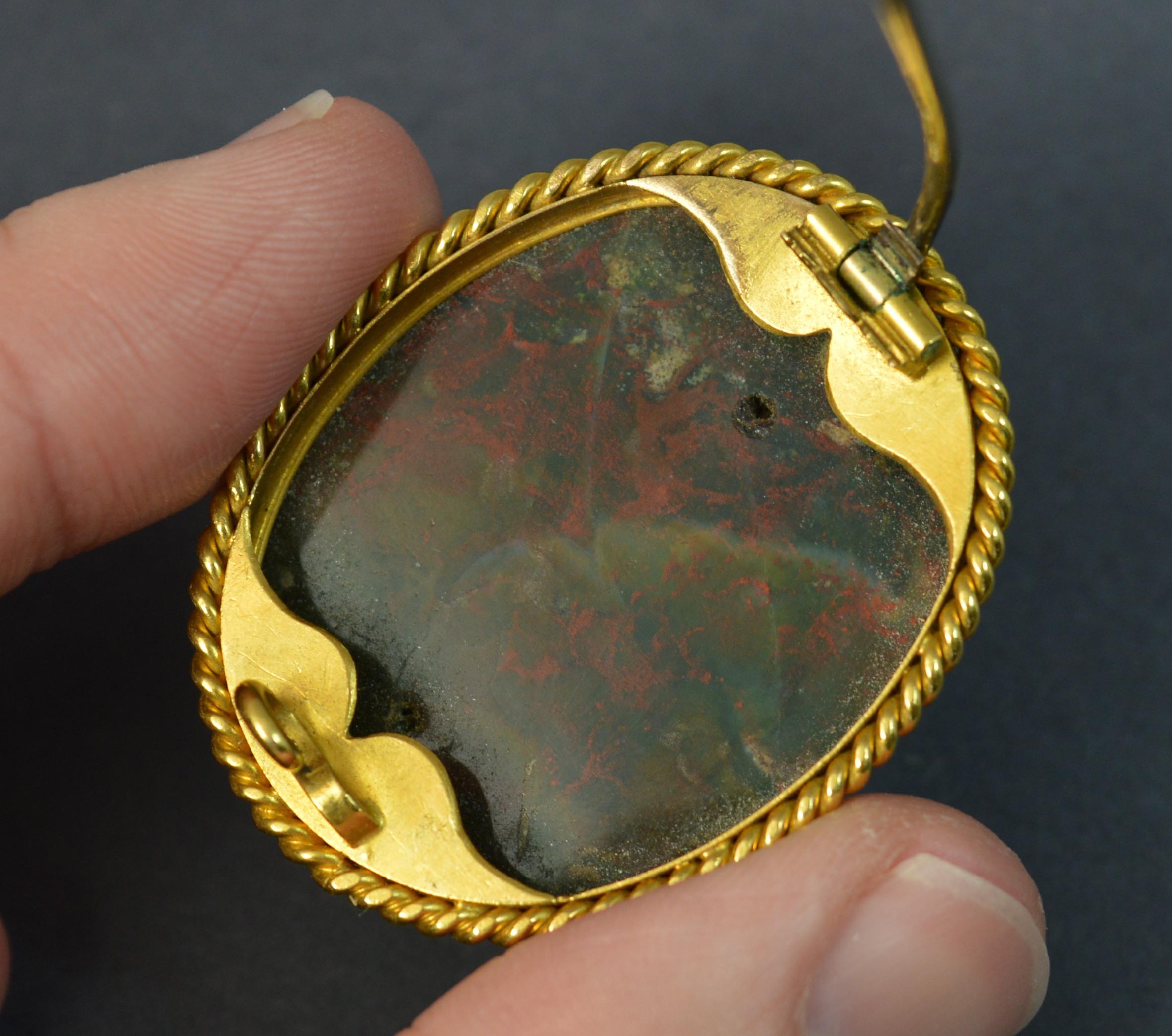 Antique 18 Carat Gold and Bloodstone Intaglio Brooch 2