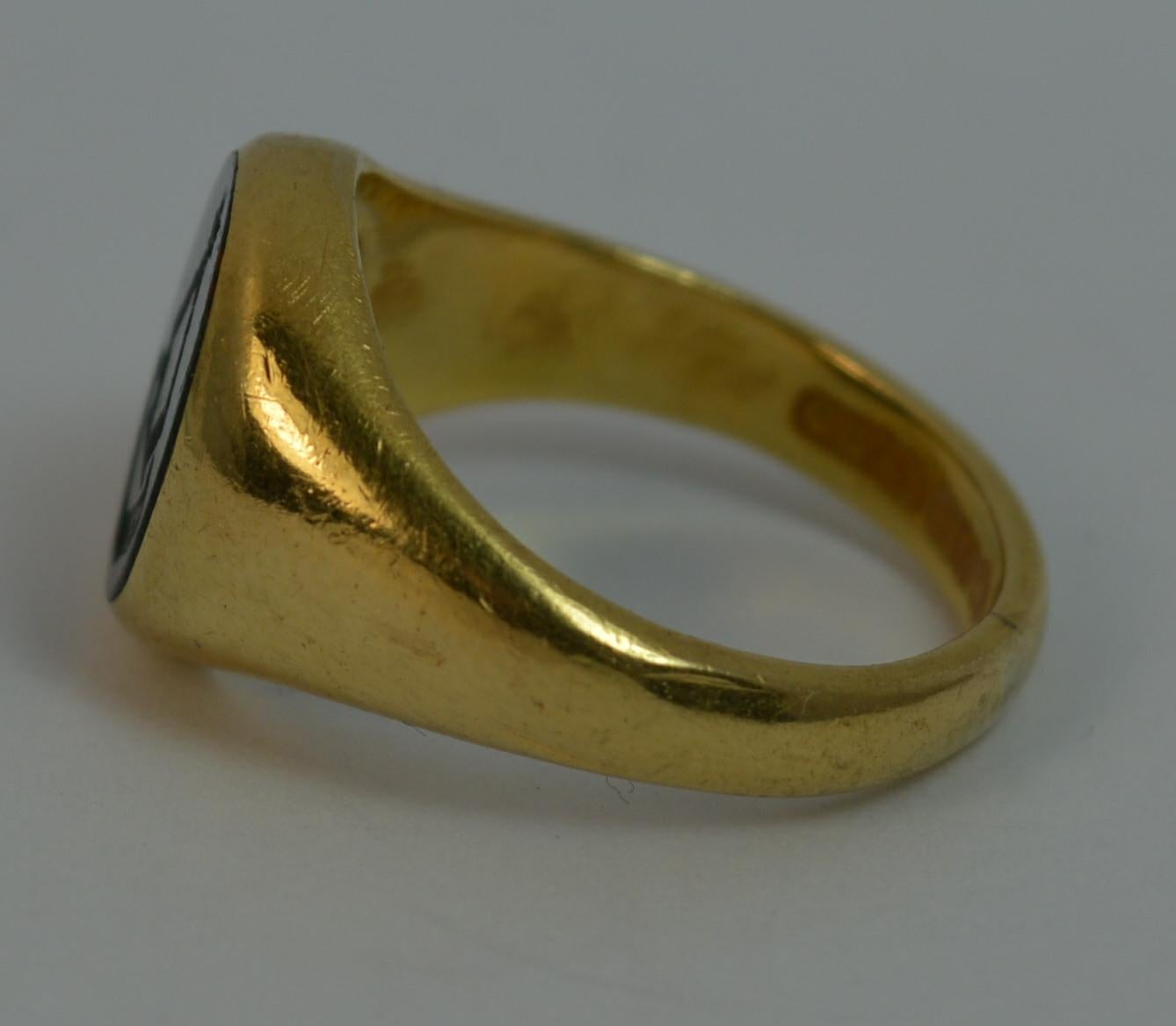 Victorian Antique 18 Carat Gold and Bloodstone Intaglio Seal Signet Crest Ring