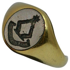 Vintage 18 Carat Gold and Bloodstone Intaglio Seal Signet Crest Ring