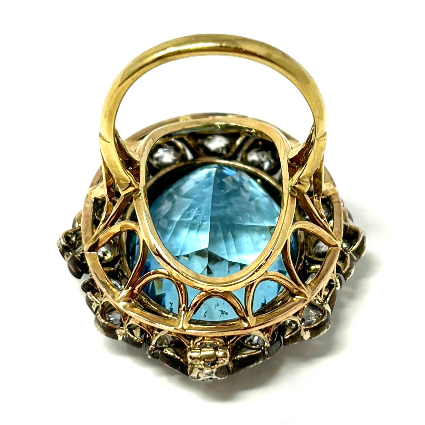 Bague ancienne en or 18 carats, aigue-marine et diamants Bon état - En vente à New Orleans, LA