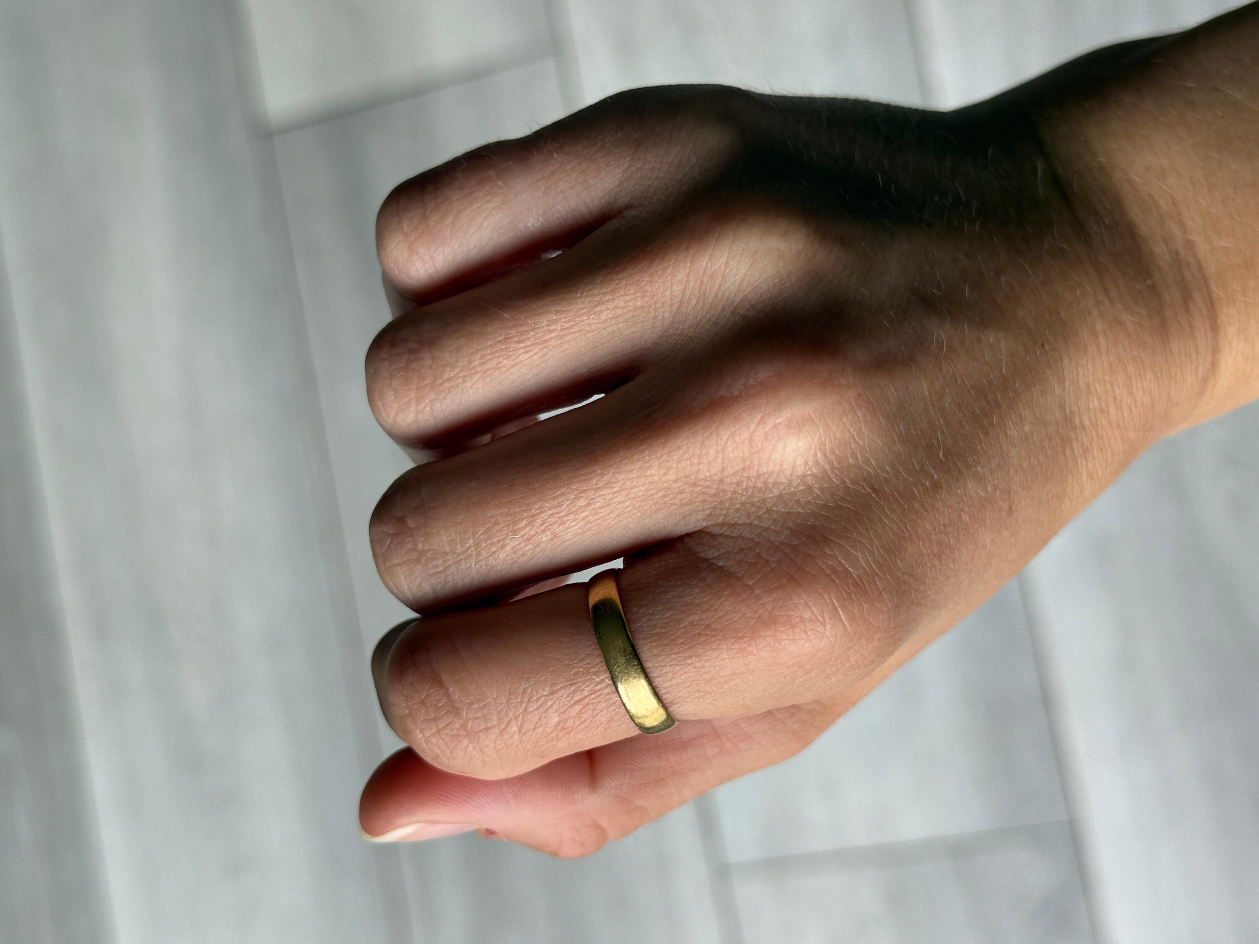 Antique 18 Carat Gold Band In Good Condition For Sale In Chipping Campden, GB