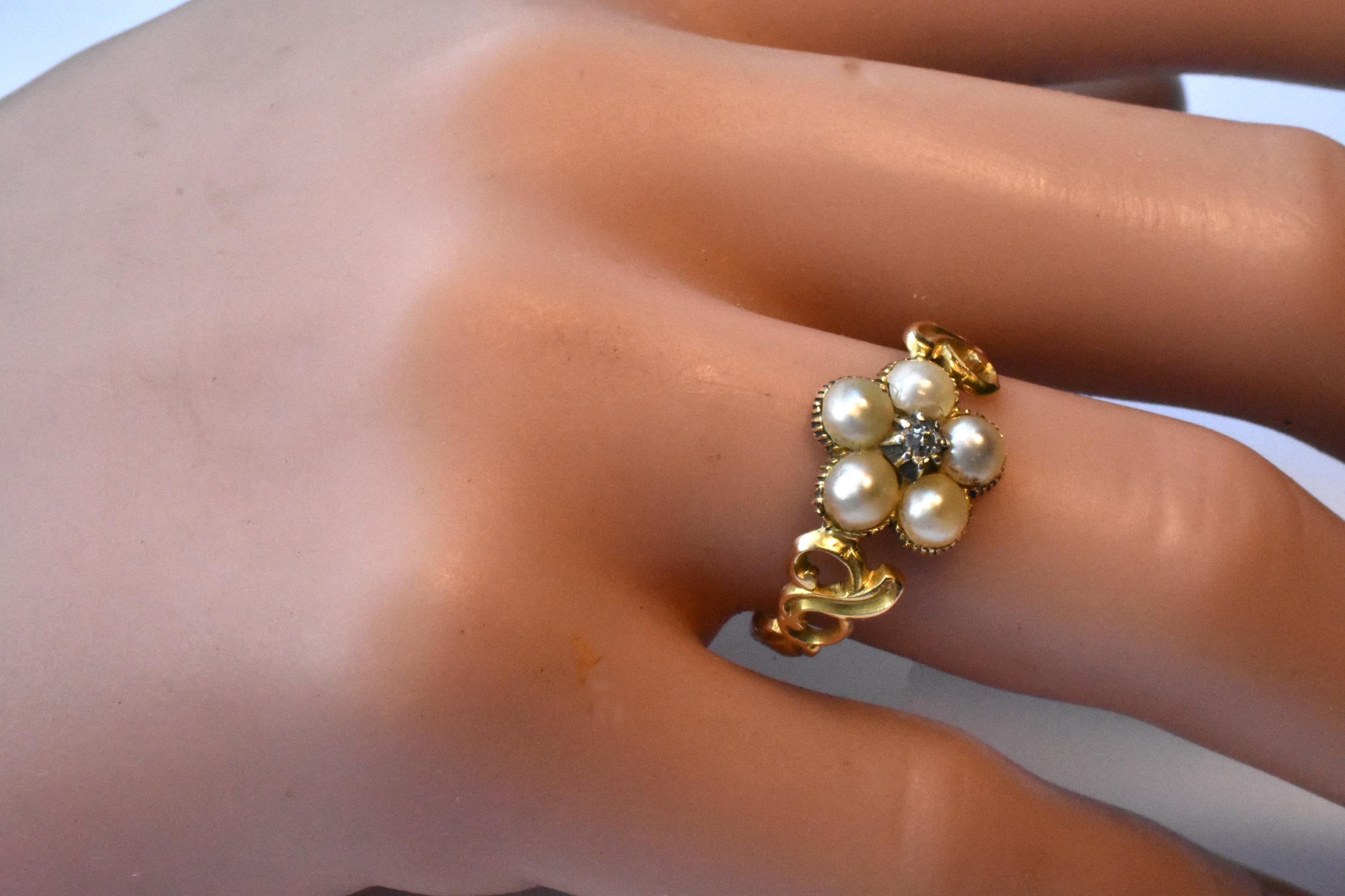 Antique 18 Carat Gold Pearl Daisy Cluster Ring 1