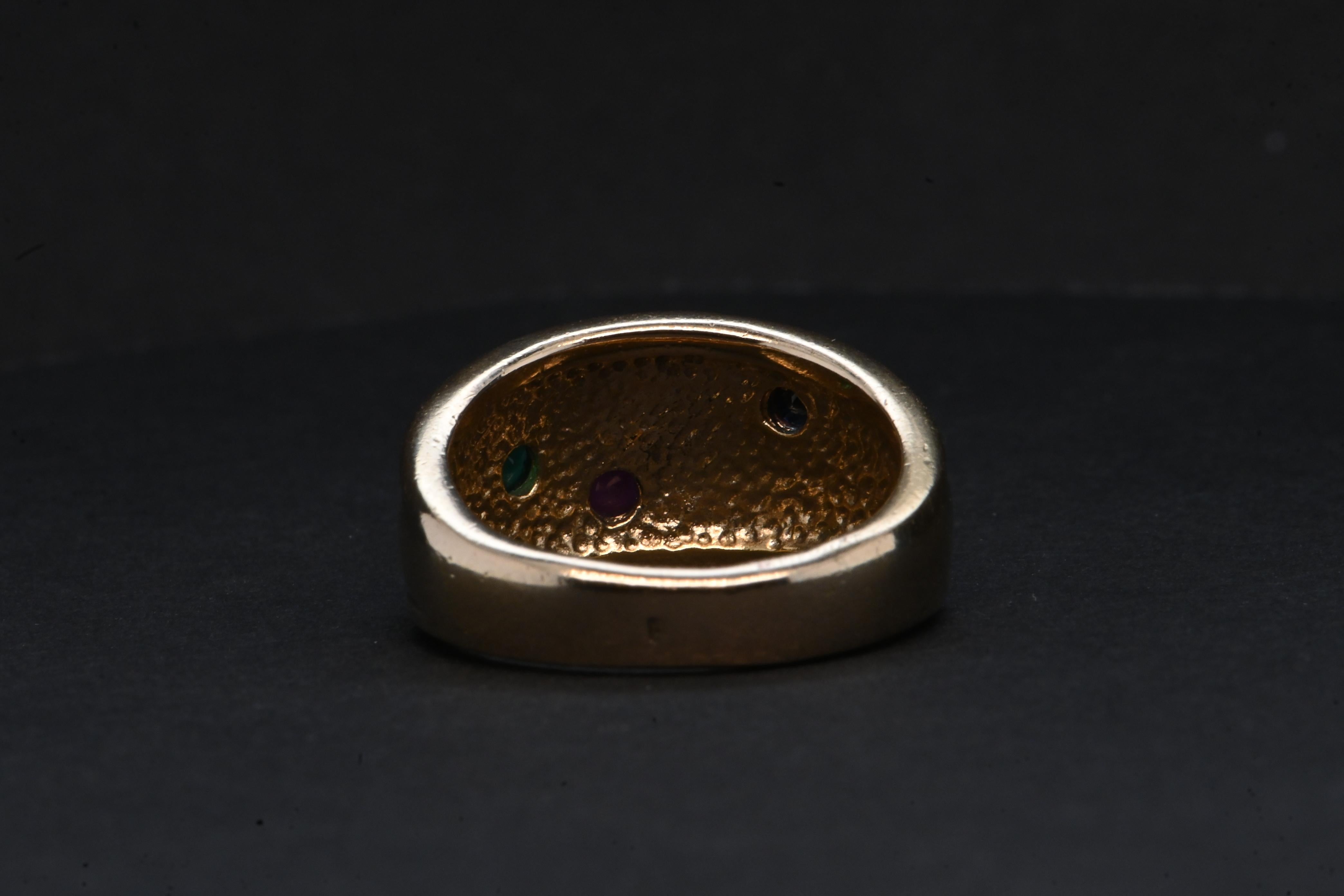 Antique 18 Carat Gold Ring Set With Precious Stones In Excellent Condition For Sale In Vannes, FR