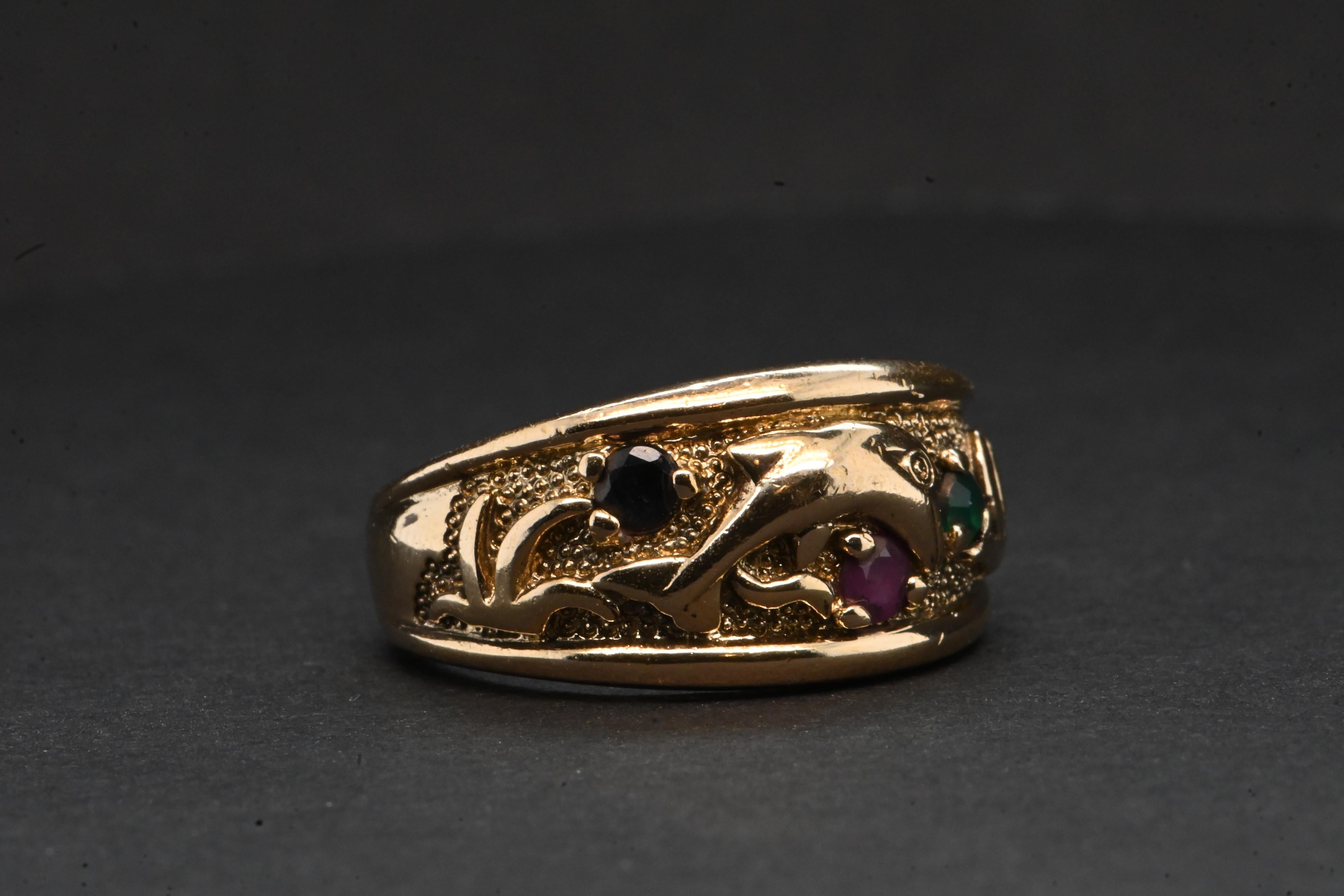 Women's Antique 18 Carat Gold Ring Set With Precious Stones For Sale