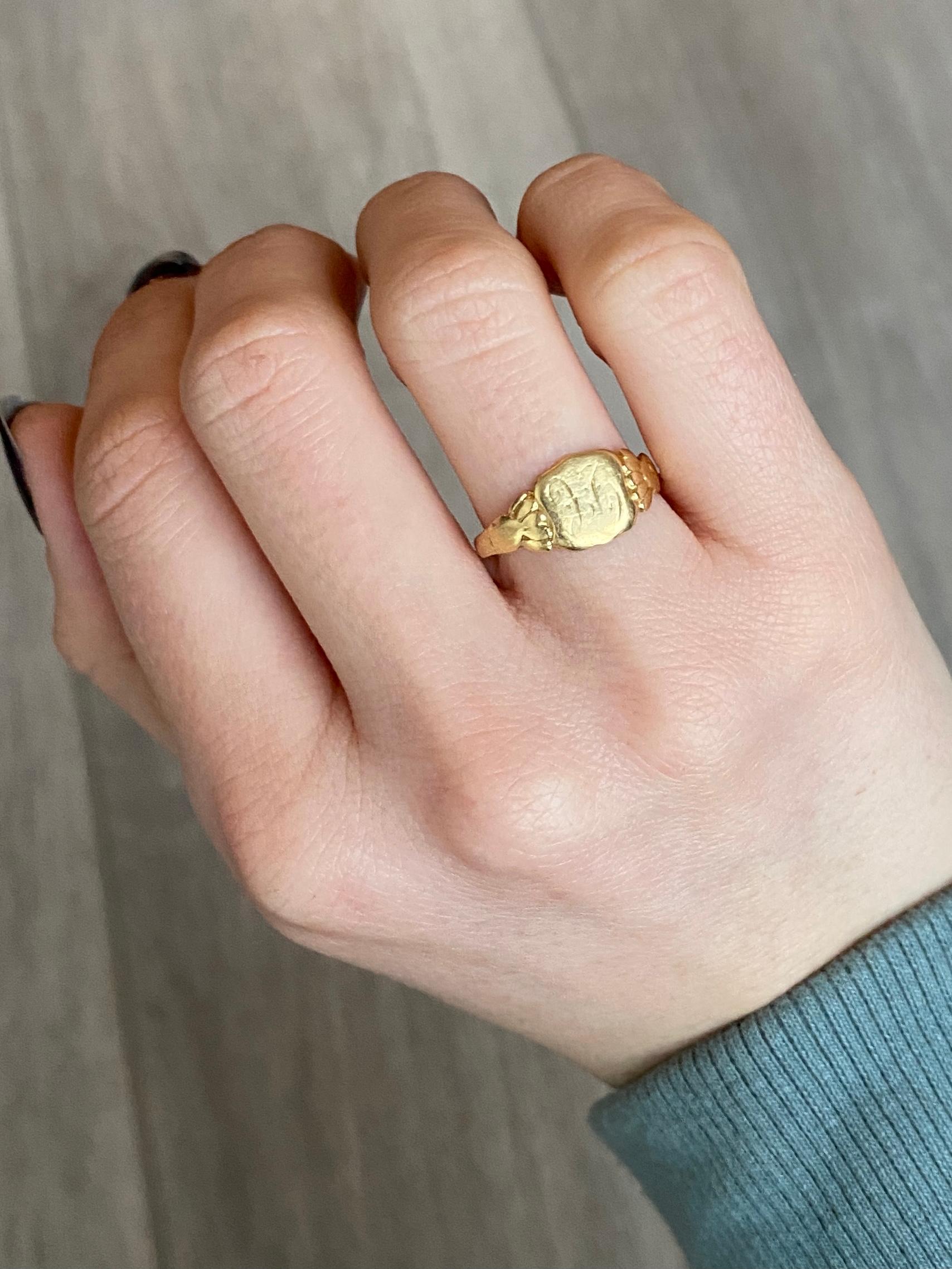 Women's or Men's Antique 18 Carat Gold Signet Ring
