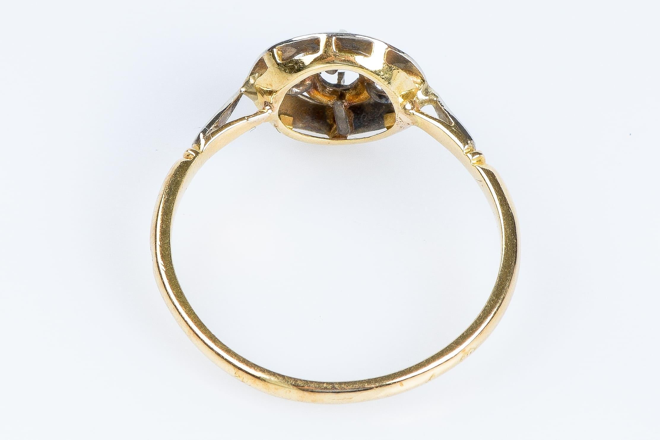Antique 18-carat yellow gold ring decorated with zirconium oxide For Sale 5