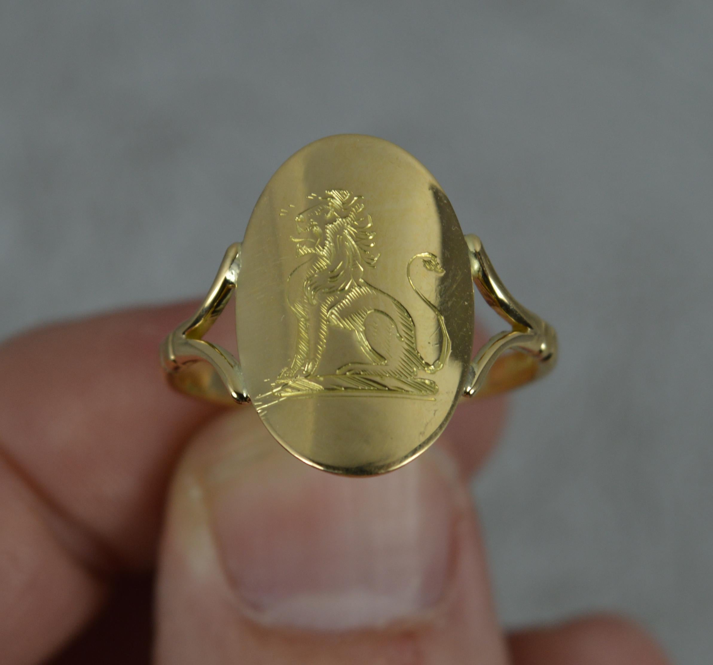 Victorian Antique 18 Carat Yellow Gold Sitting Lion Engraved Signet Ring