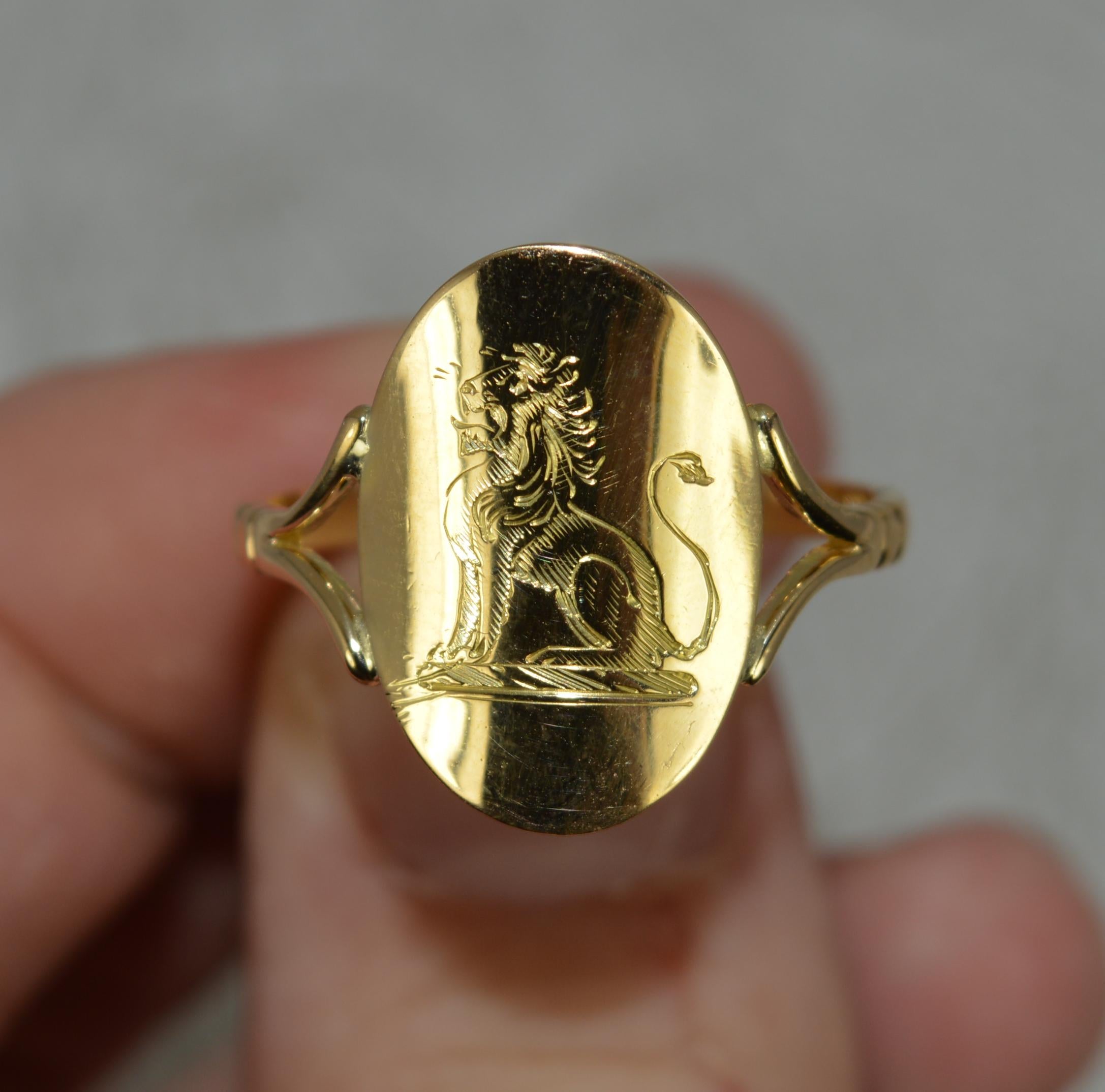 Antique 18 Carat Yellow Gold Sitting Lion Engraved Signet Ring In Excellent Condition In St Helens, GB