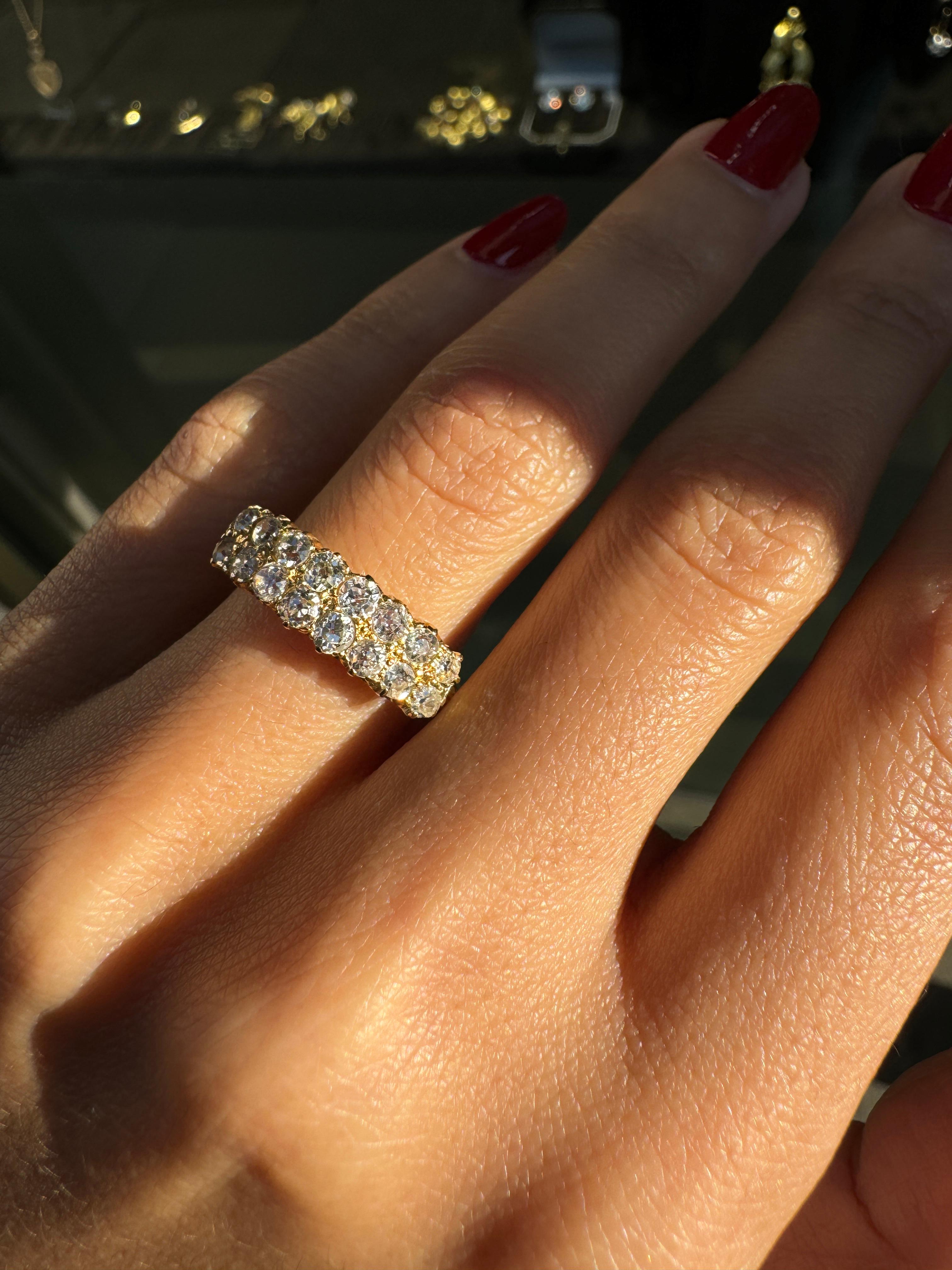 Bague ancienne en or jaune 18 carats à deux rangées de diamants taille ancienne, année 1913 Pour femmes en vente