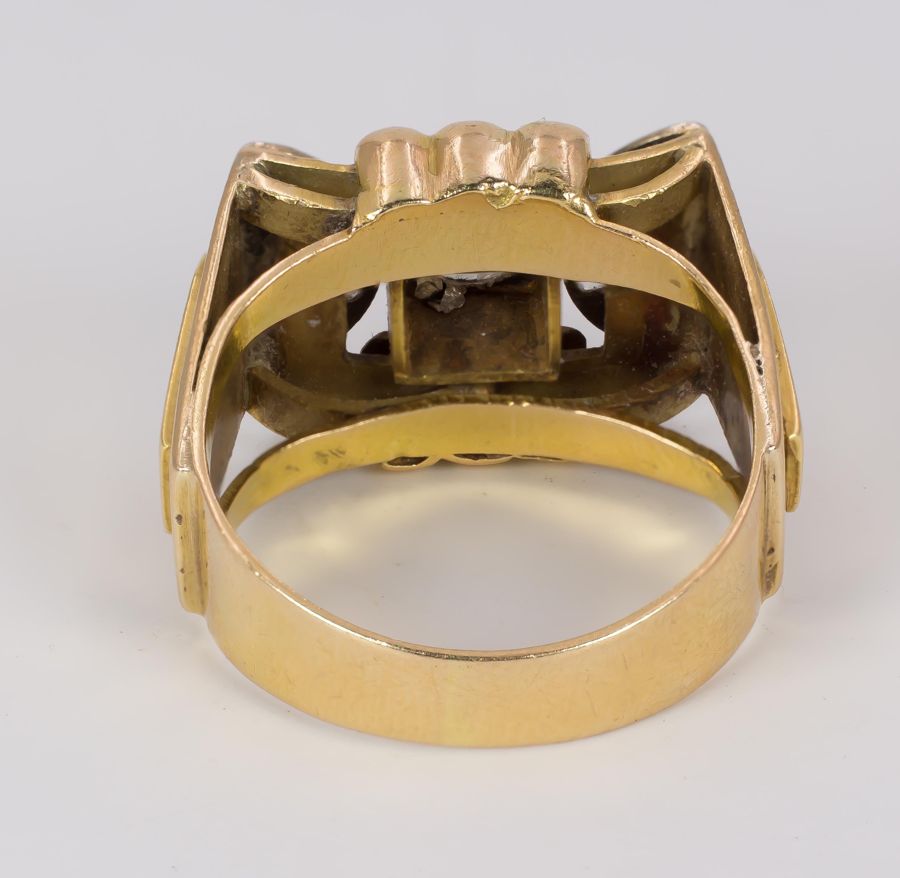 Antique 18 Karat Gold and Diamond Ring, 1930s-1940s In Good Condition For Sale In Bologna, IT