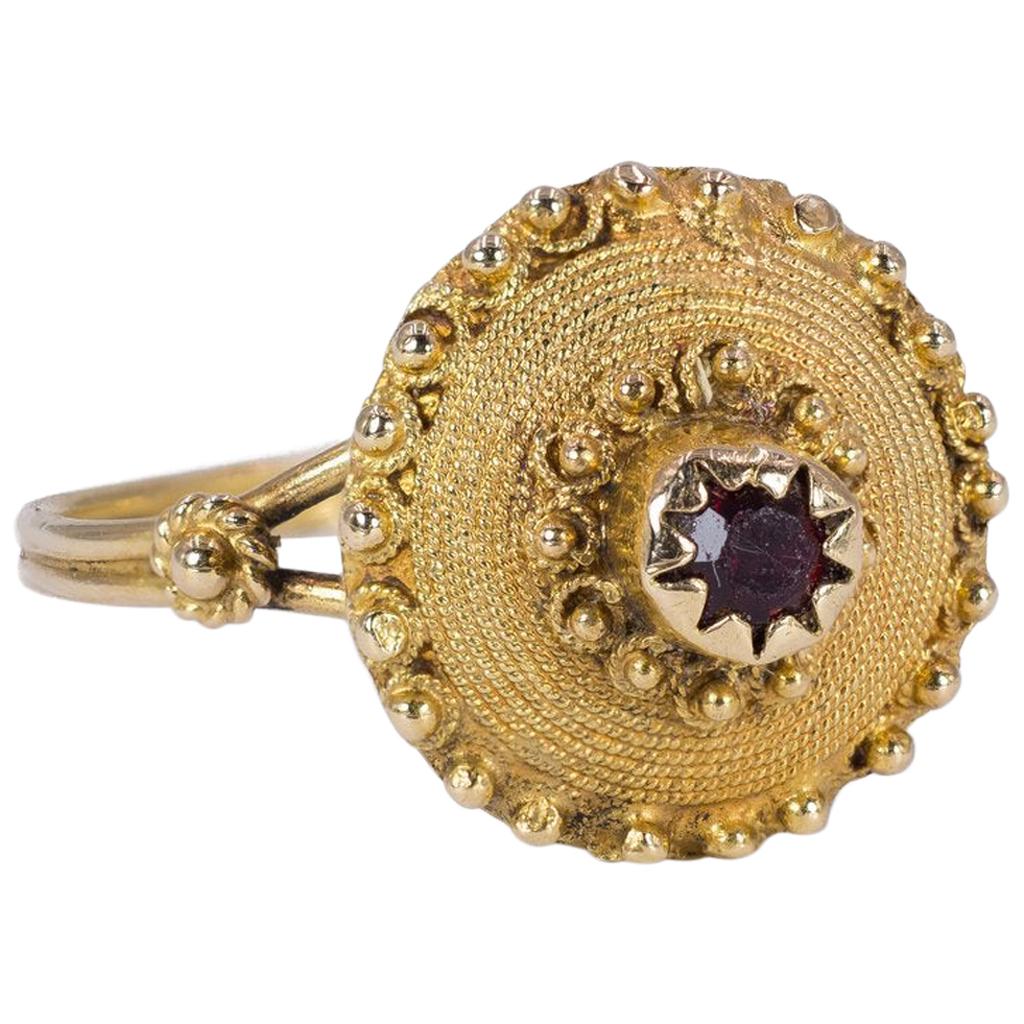 Antique 18 Karat Gold and Garnet Ring, Early 20th Century For Sale