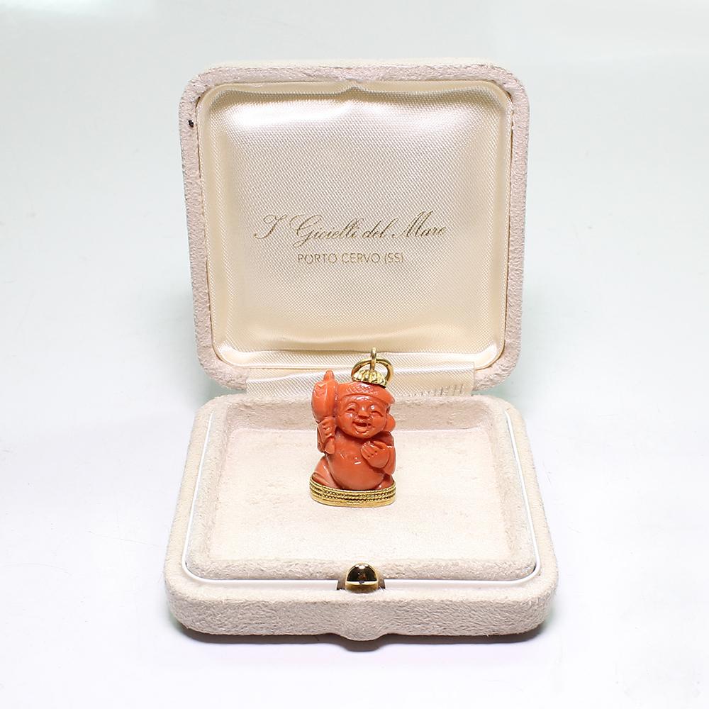 Antique 18 Karat Gold Coral Buddha Pendant For Sale 1