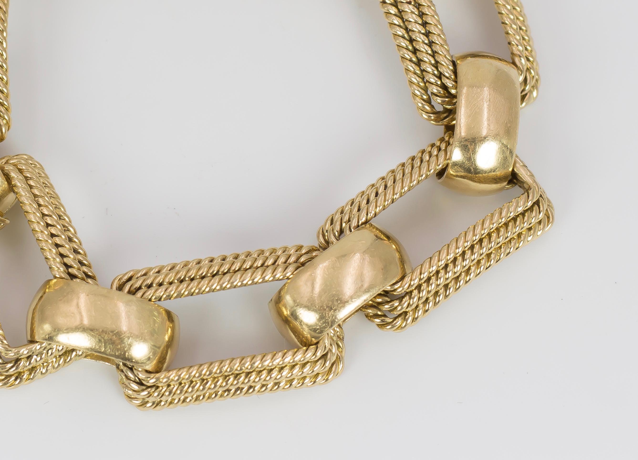 Women's or Men's Antique 18 Karat Gold Link Bracelet, 1940s For Sale