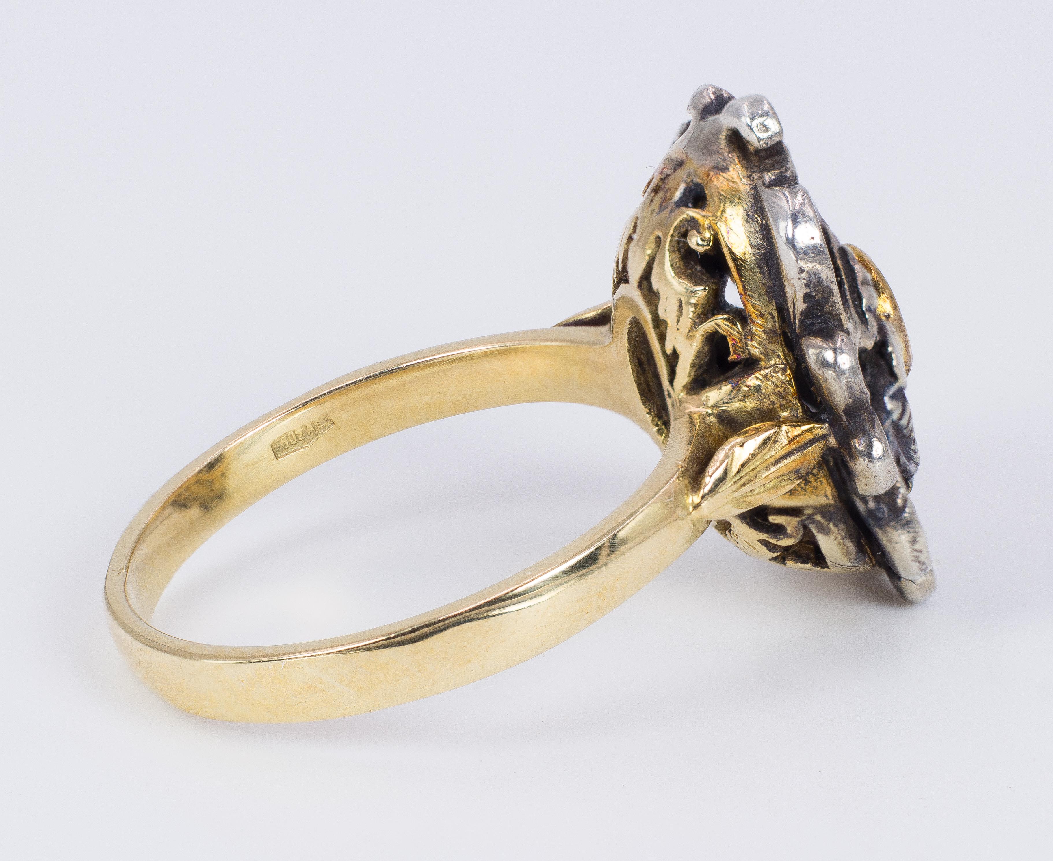 Antique 18 Karat Gold, Silver and Topaz Ring, 1940s In Good Condition For Sale In Bologna, IT