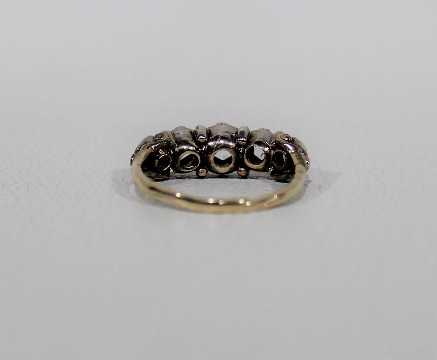 Antique 18-Karat Ladies Gold and Diamond Ring For Sale 2