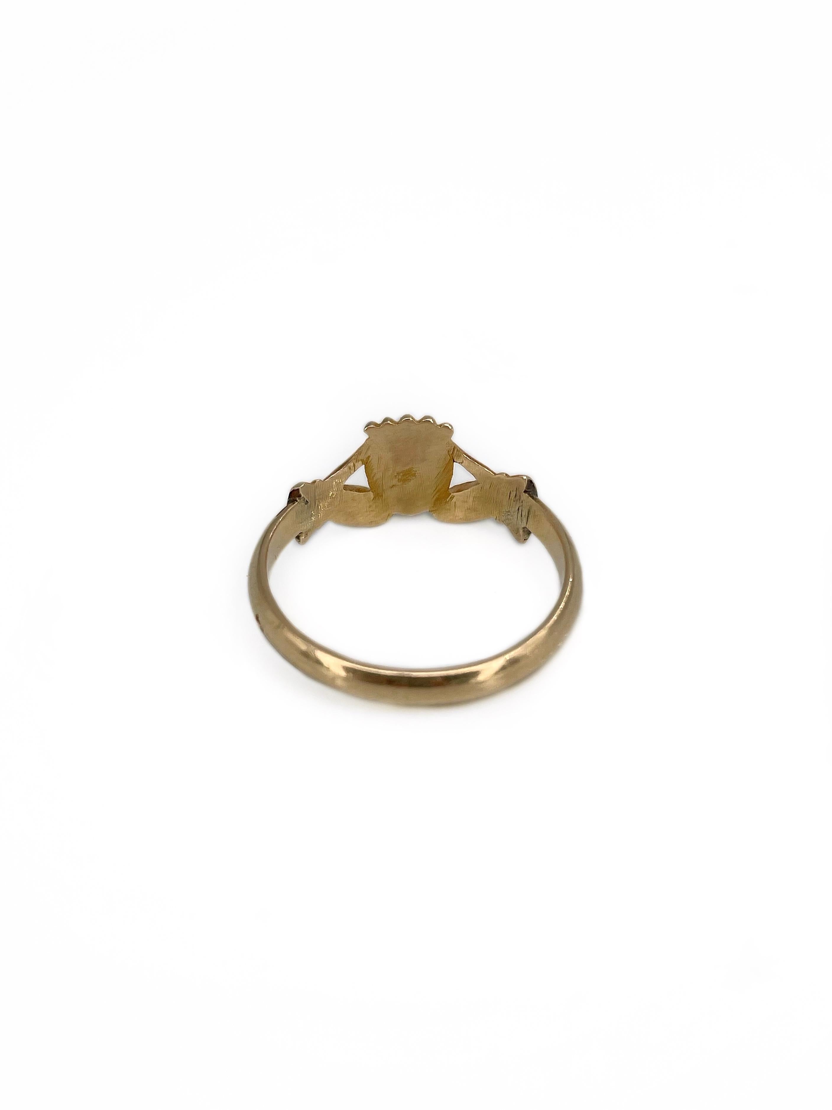 Women's or Men's Antique 18 Karat Yellow Gold Claddagh Engagement Ring