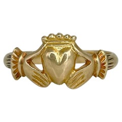 Antique 18 Karat Yellow Gold Claddagh Engagement Ring