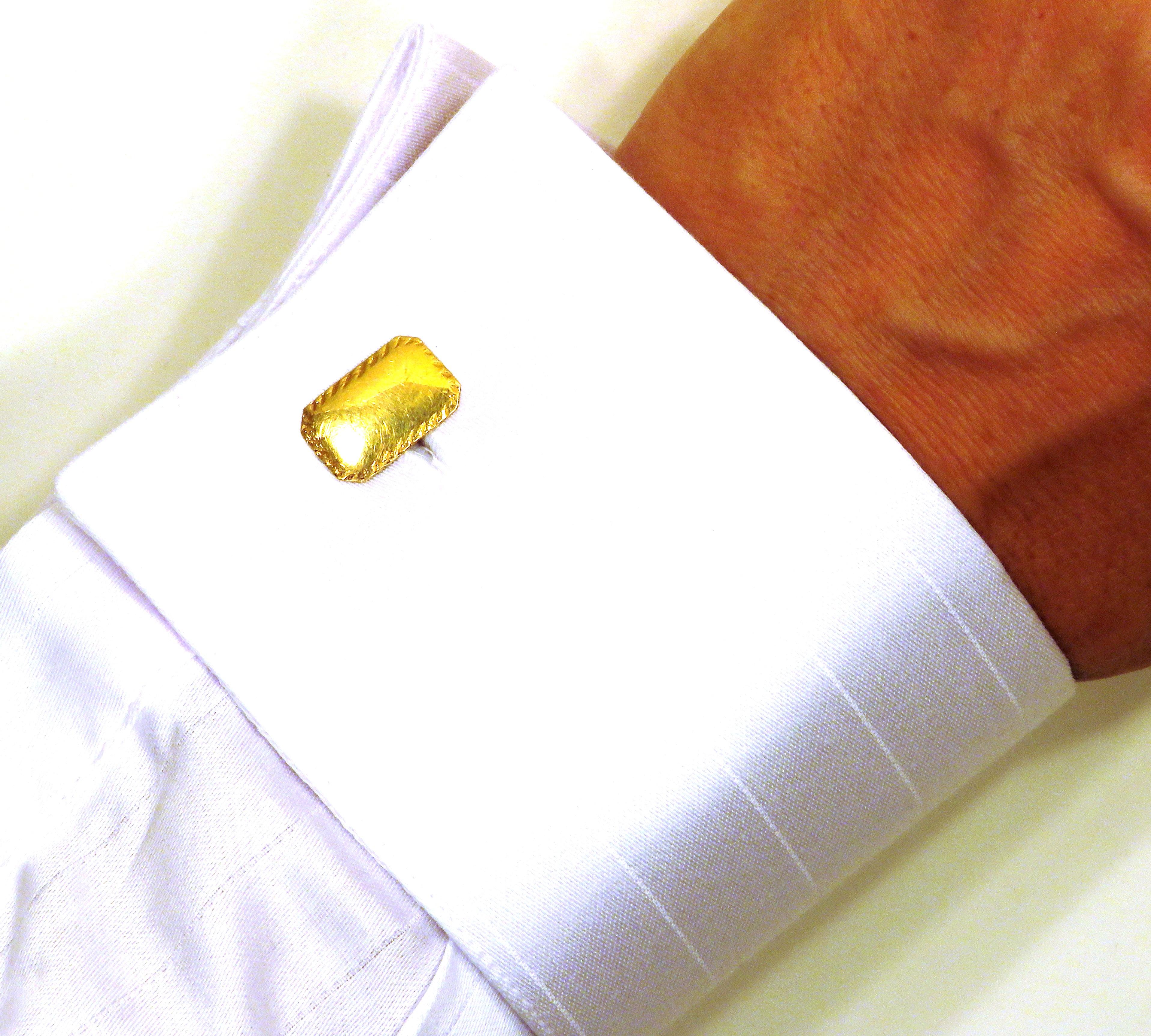 Engraved cufflinks handcrafted in 18k yellow gold. They are marked with the Italian Gold Mark 750 
_______________________________________________________________________

Something about Botta Gioielli...

Botta Gioielli is a two generation