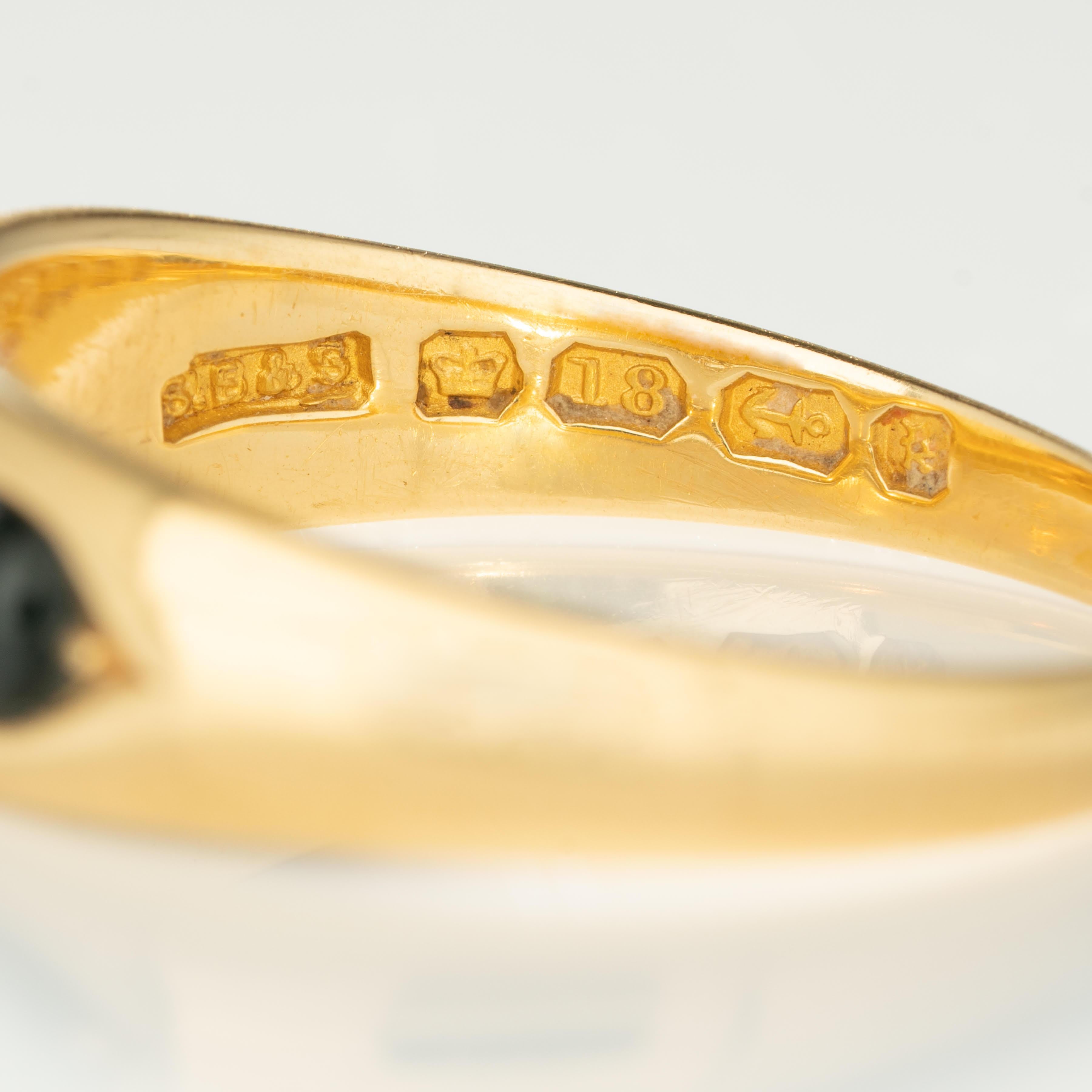 Antique 18 Karat Yellow Gold Five-Stone Jet Gypsy Ring In Good Condition In New York, NY