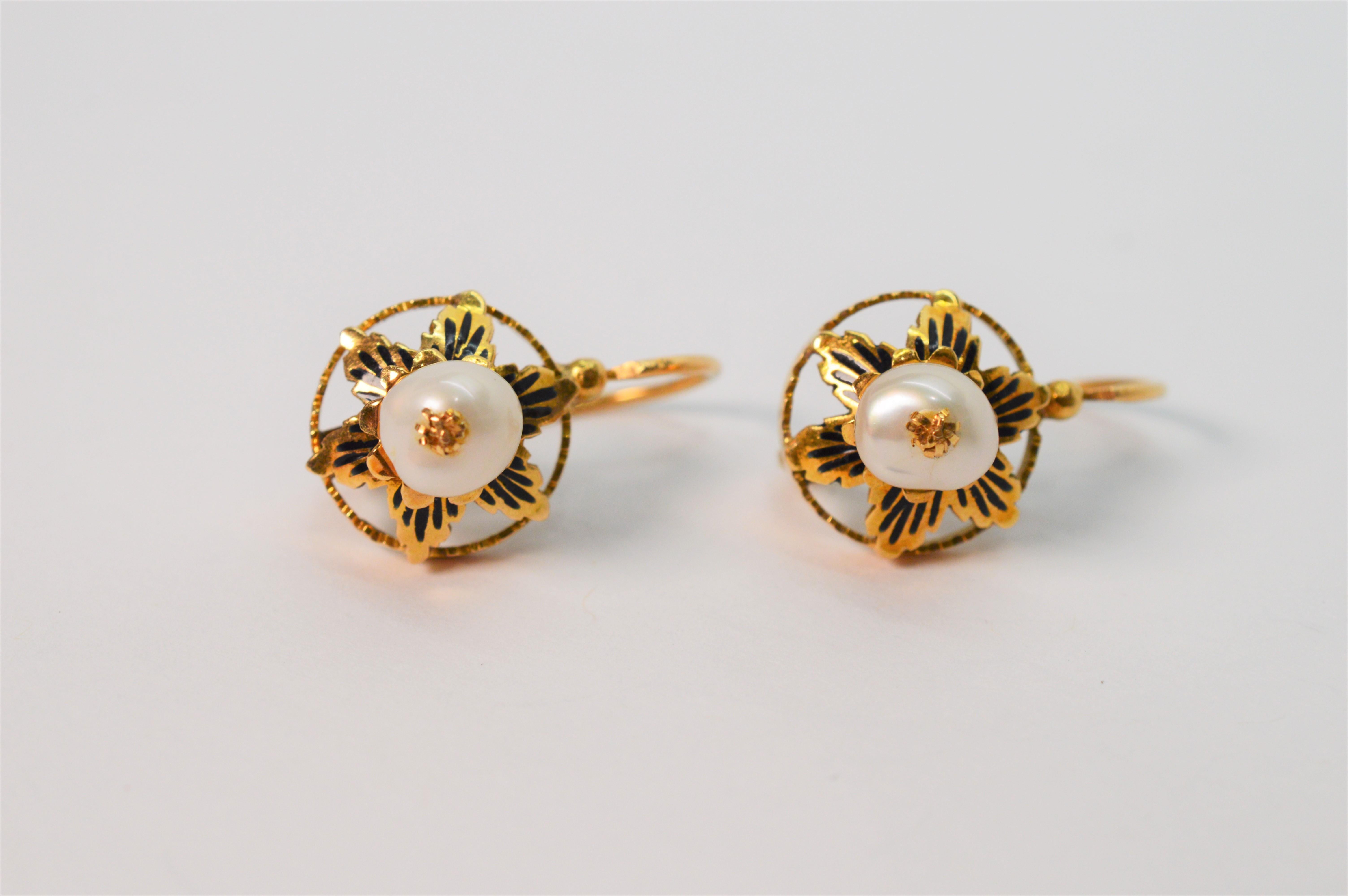 Round Cut Antique 18 Karat Yellow Gold Pearl Drop Earrings For Sale