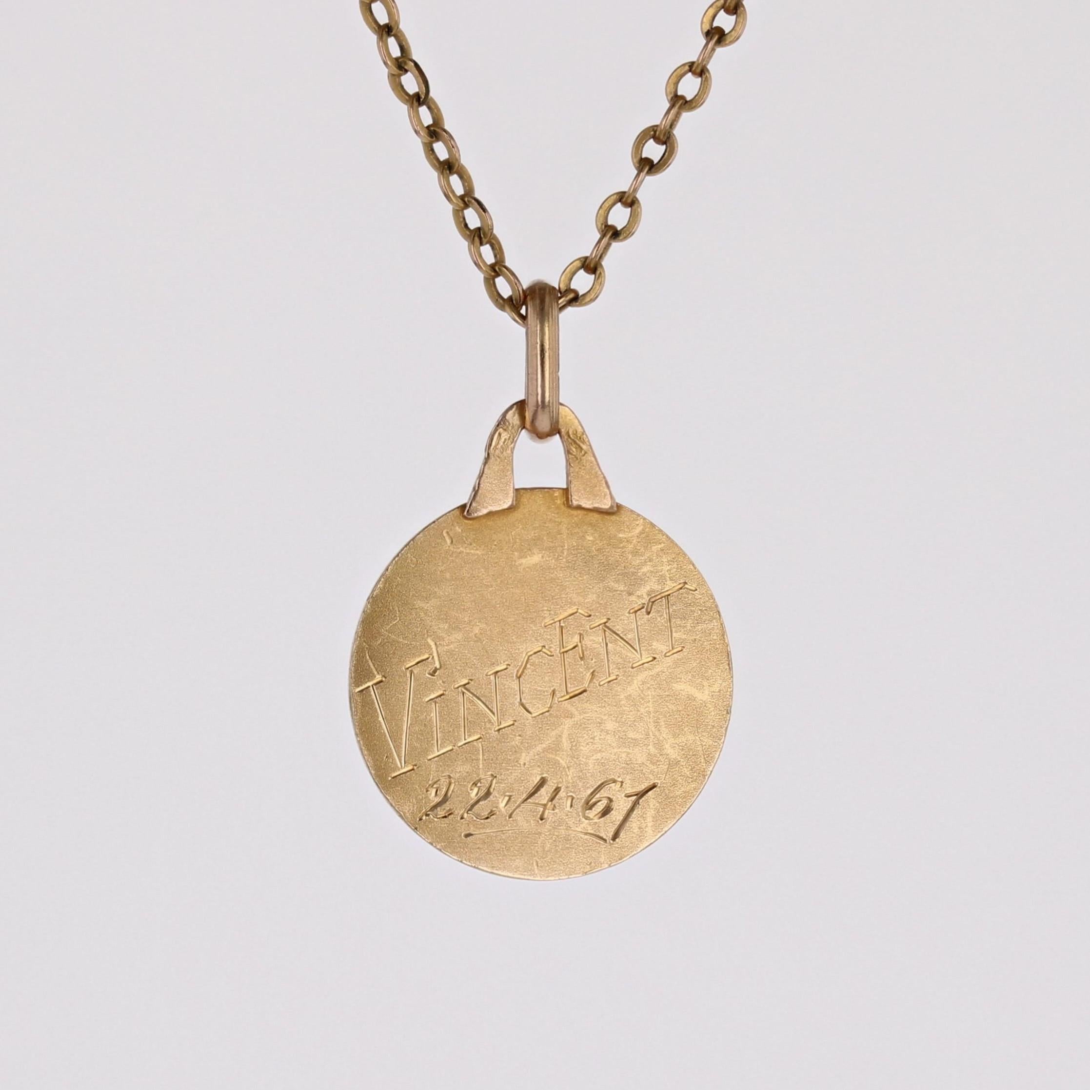 Médaille ancienne en or jaune 18 carats avec halo de la Vierge Marie en vente 4