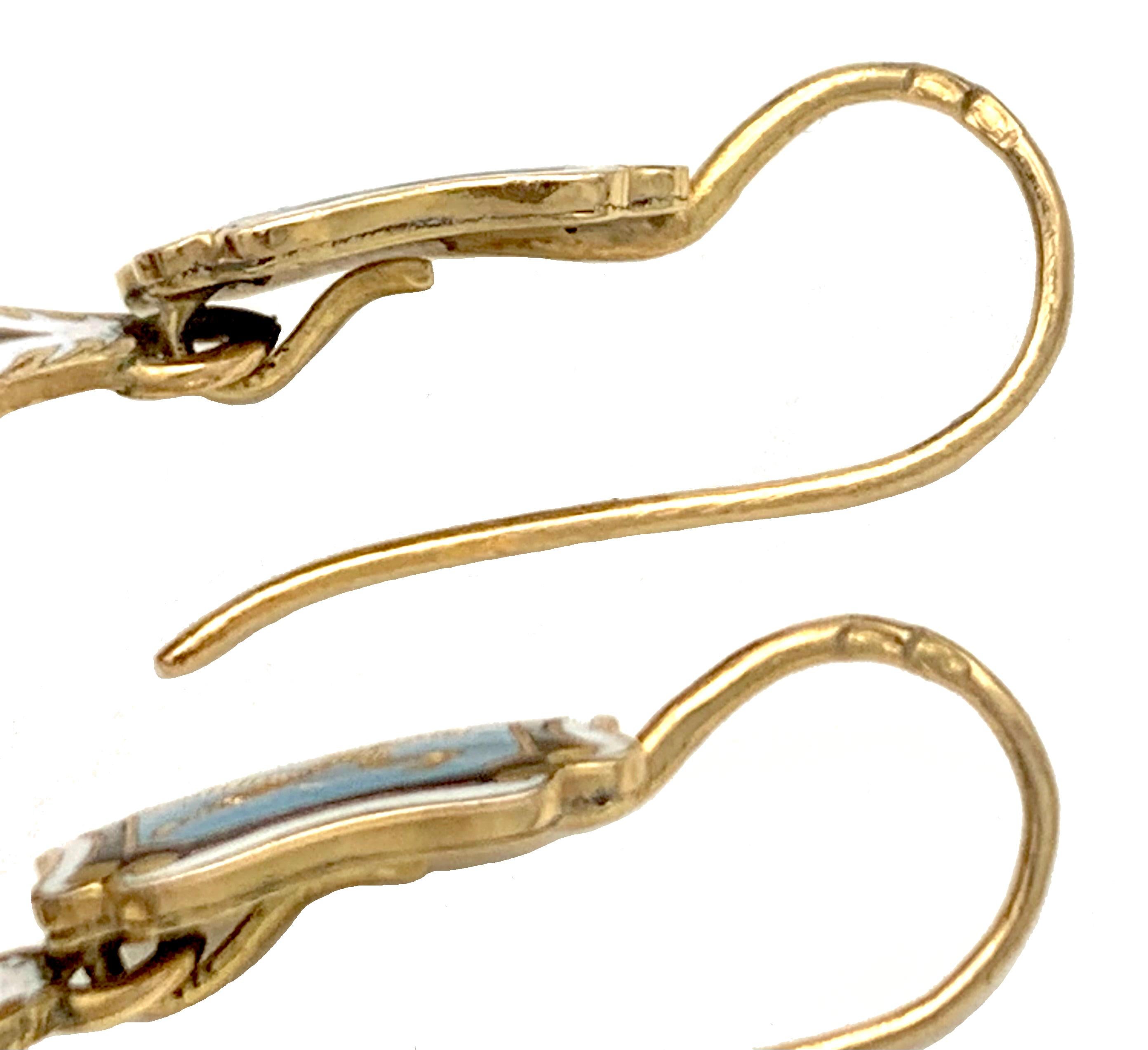 Antique 18K Gold Dangling Earrings Dancers Pale Blue Black White Enamel In Good Condition For Sale In Munich, Bavaria