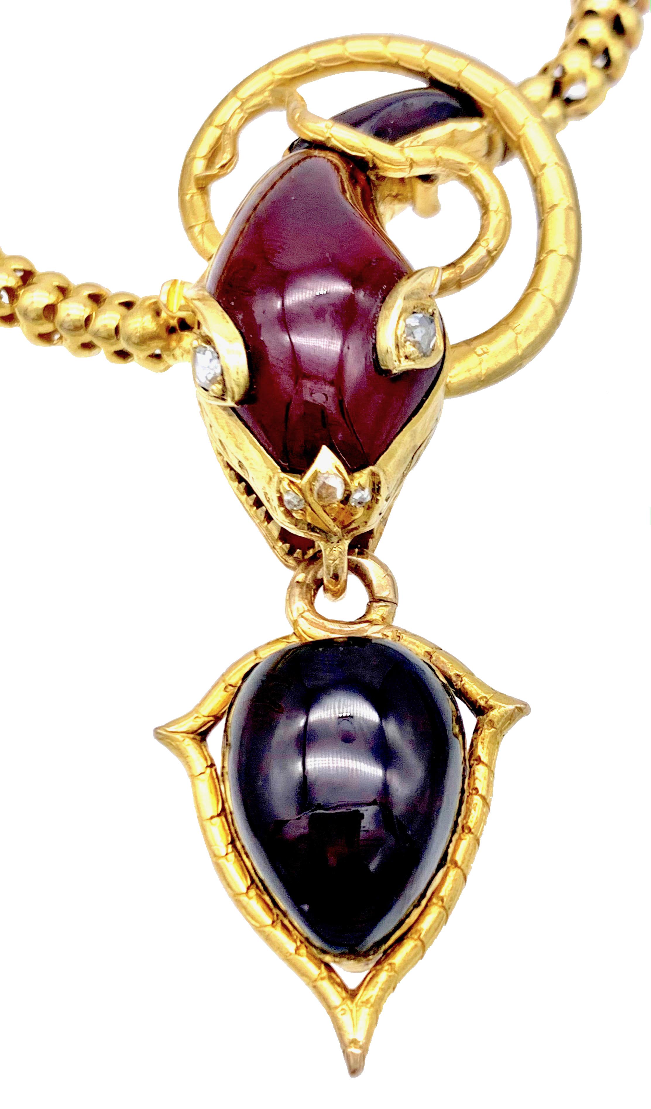 Antikes antikes 18 Kt Gold Schlangenschlangenarmband Schloss Almandin Granat Cabochon Diamant im Zustand „Gut“ in Munich, Bavaria