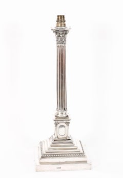 Antigua lámpara de mesa de columna corintia de plata de ley de 18" Walter Latham & Son1910