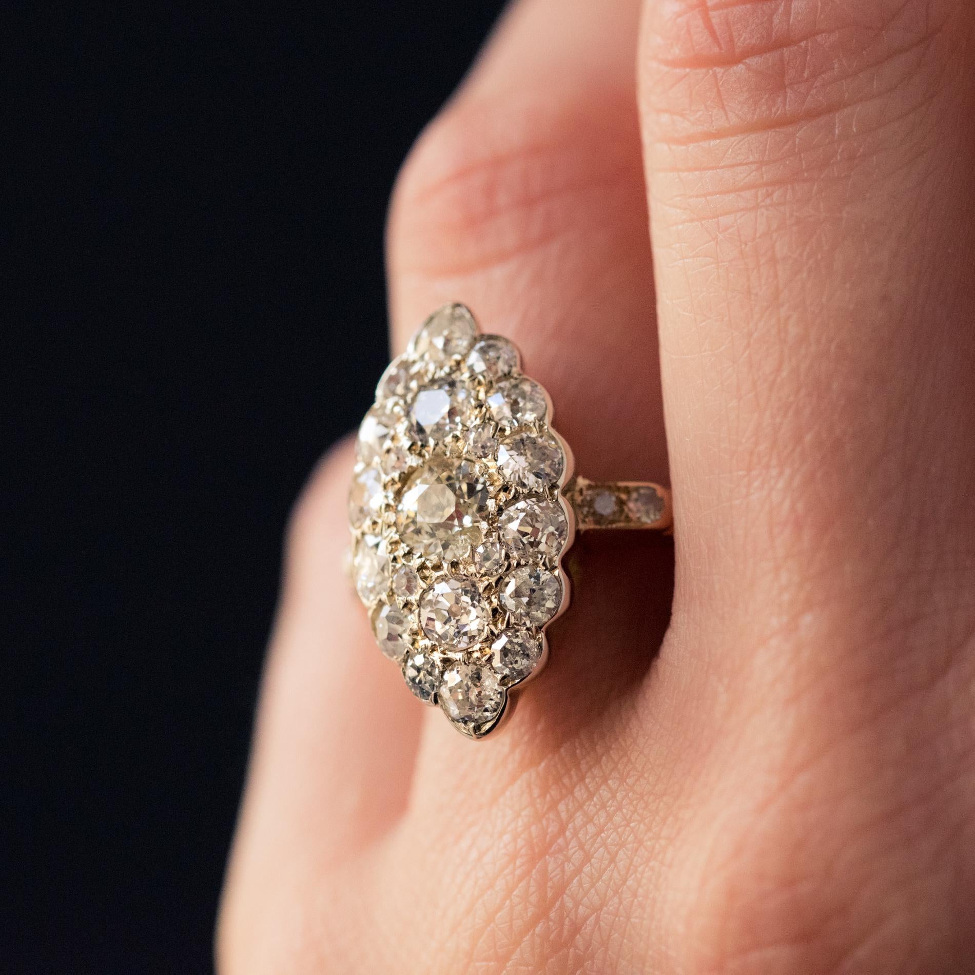 Antique 1.80 Carat Diamonds 18 Karat Yellow White Gold Marquise Ring In Excellent Condition In Poitiers, FR