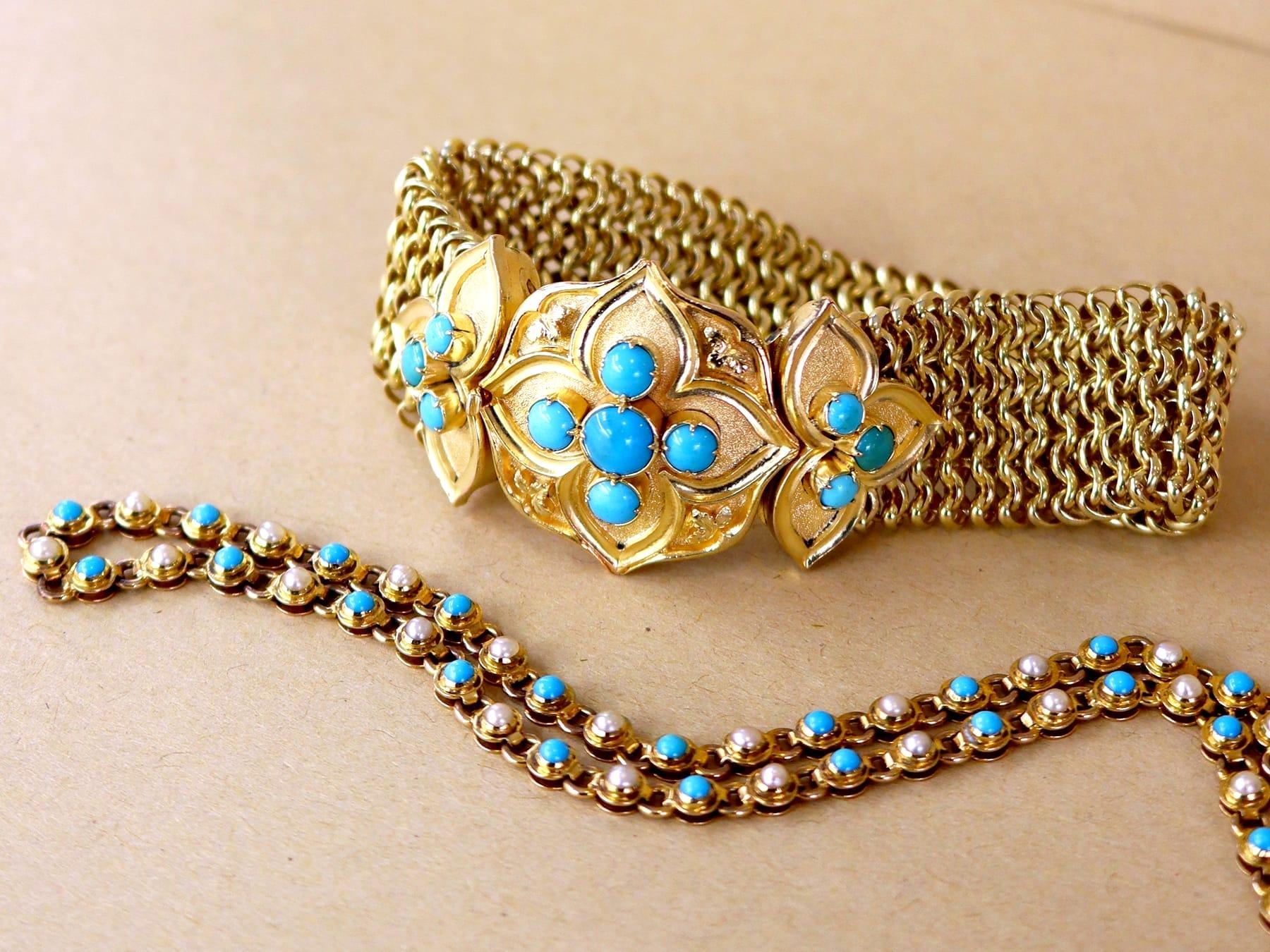 Bracelet ancien en or jaune 21 carats et turquoise de 1,80 carat, c. 1850 Excellent état - En vente à Jesmond, Newcastle Upon Tyne