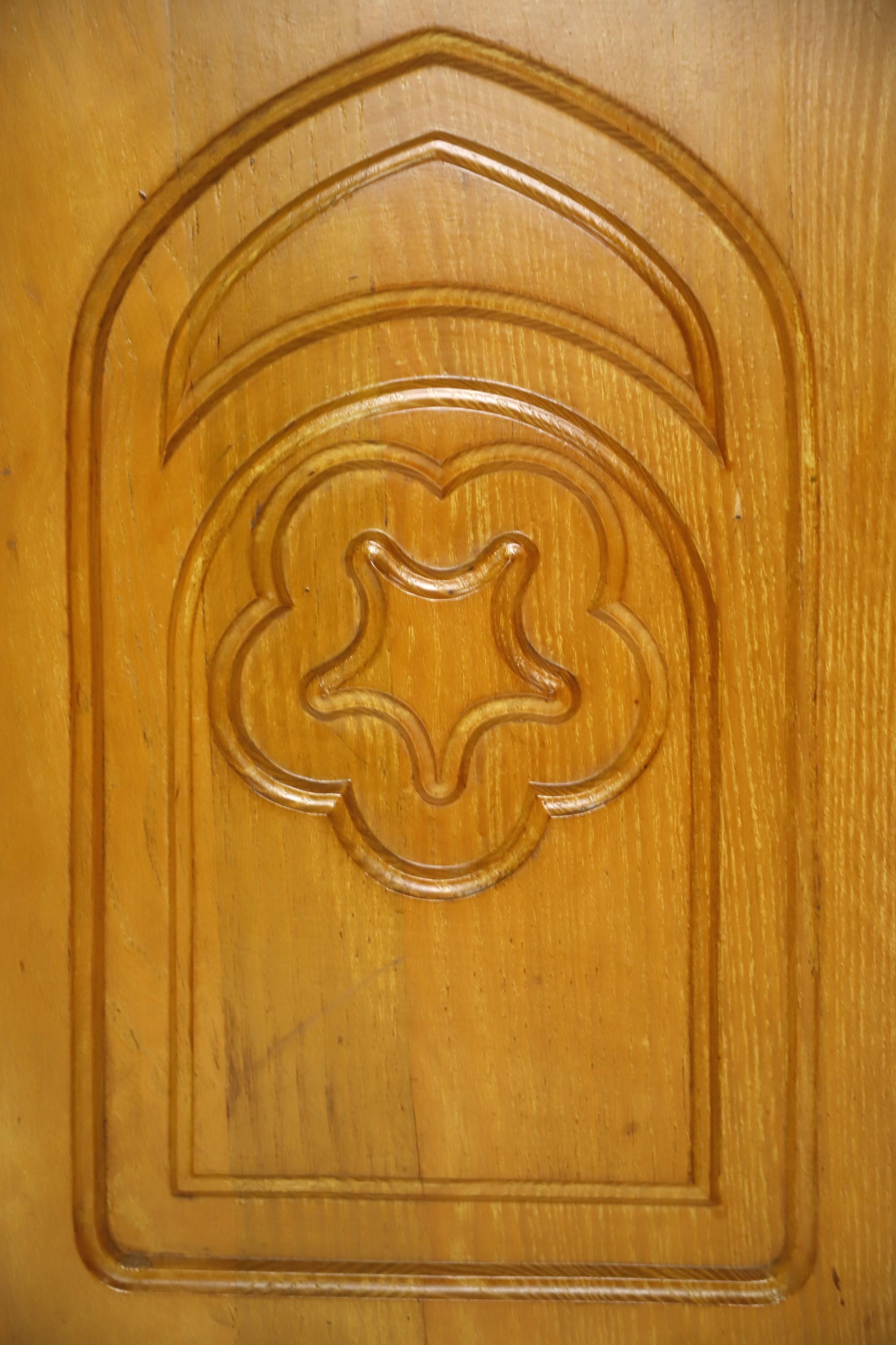 church pew background