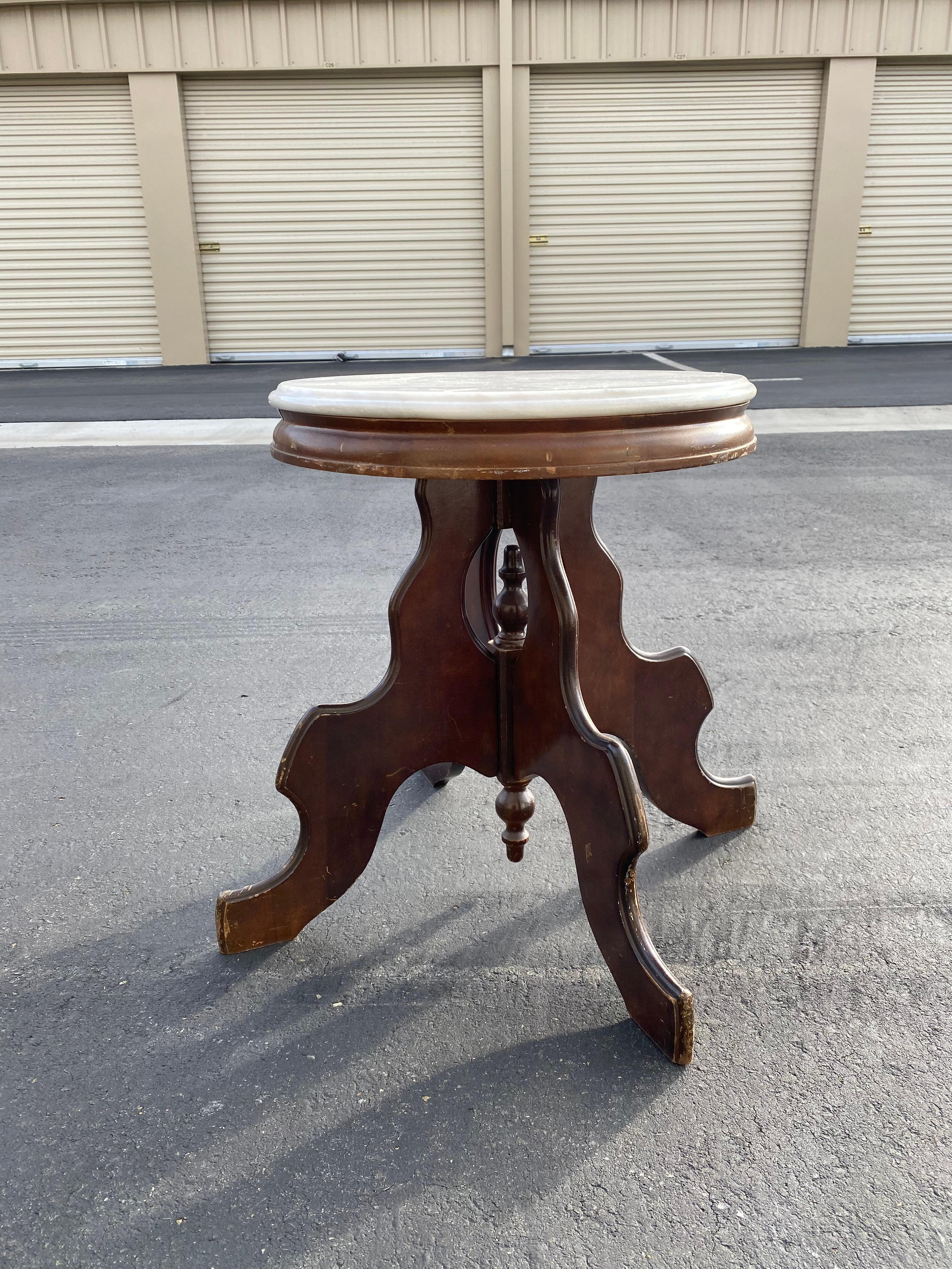 Hand-Carved Antique 1800s Eastlake Victorian Walnut Oval Marble Top Parlor Center Side Table For Sale