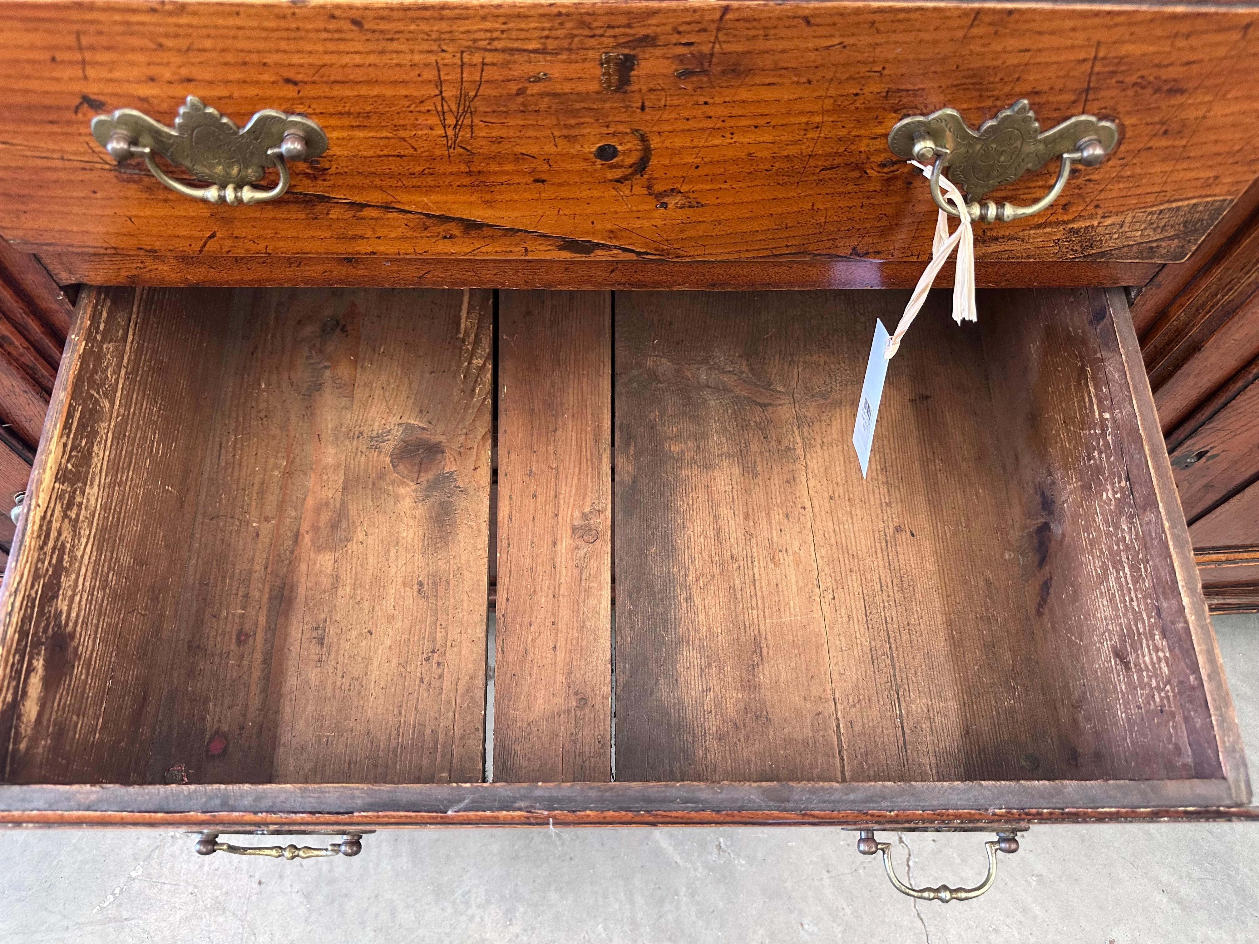 Quercia Antico comò inglese del 1800 in Oak con cassetti e ante in vendita