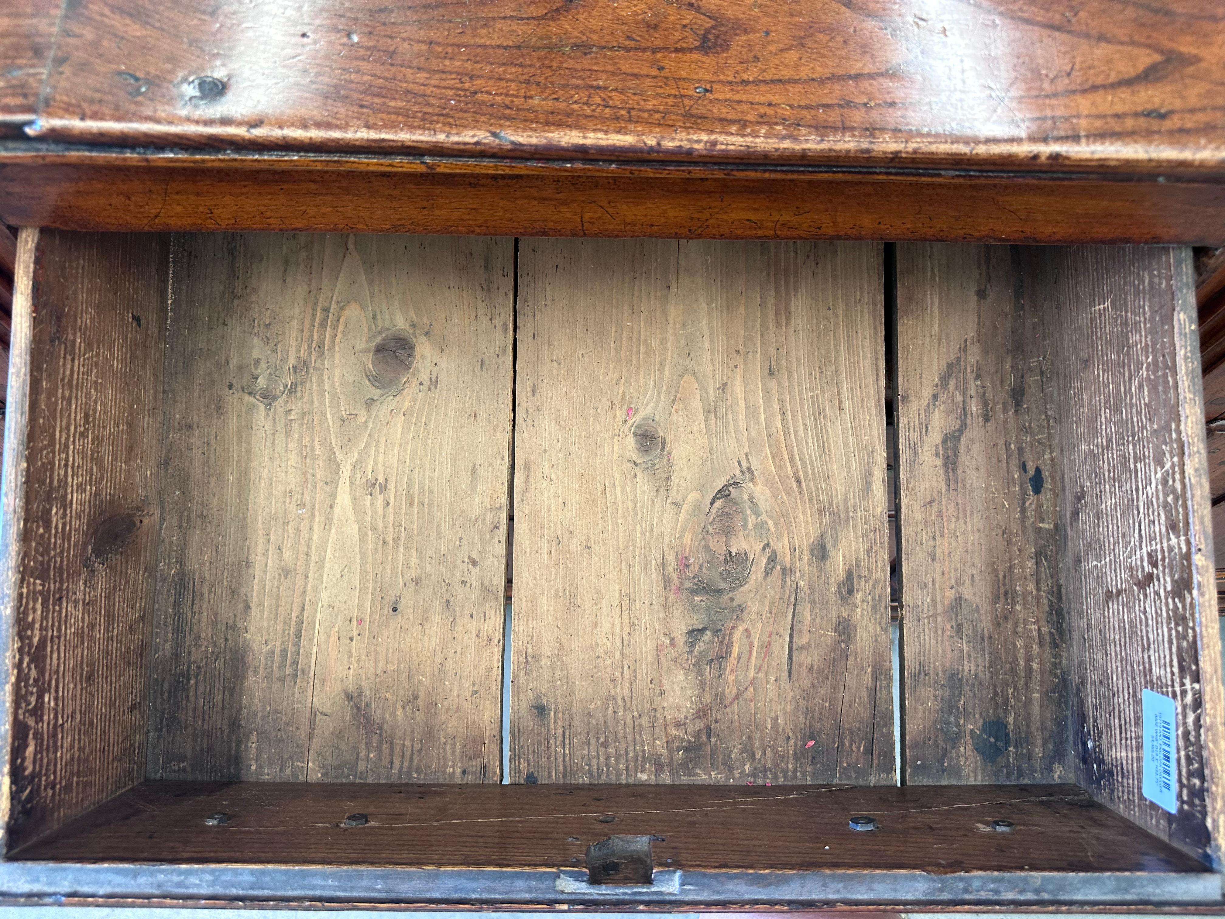 Antico comò inglese del 1800 in Oak con cassetti e ante in vendita 1