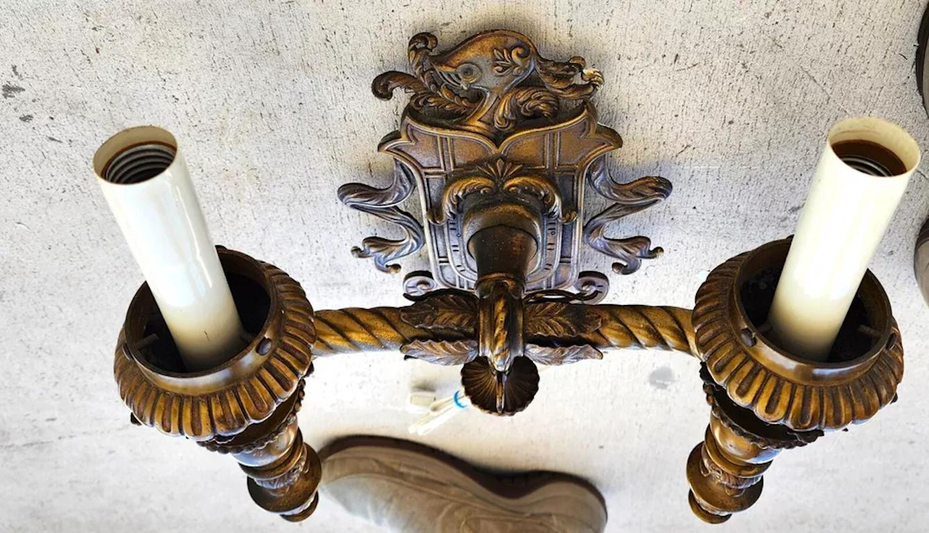 Lámpara francesa antigua del siglo XIX de latón macizo con pantalla en venta 8