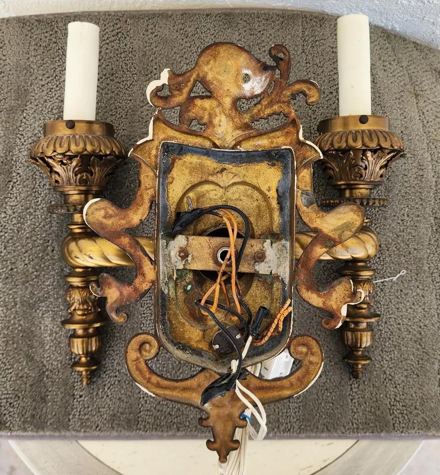 Lámpara francesa antigua del siglo XIX de latón macizo con pantalla en venta 9