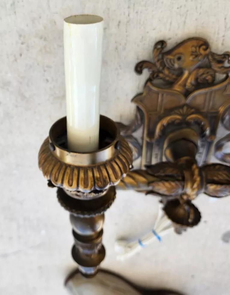 Lámpara francesa antigua del siglo XIX de latón macizo con pantalla en venta 3
