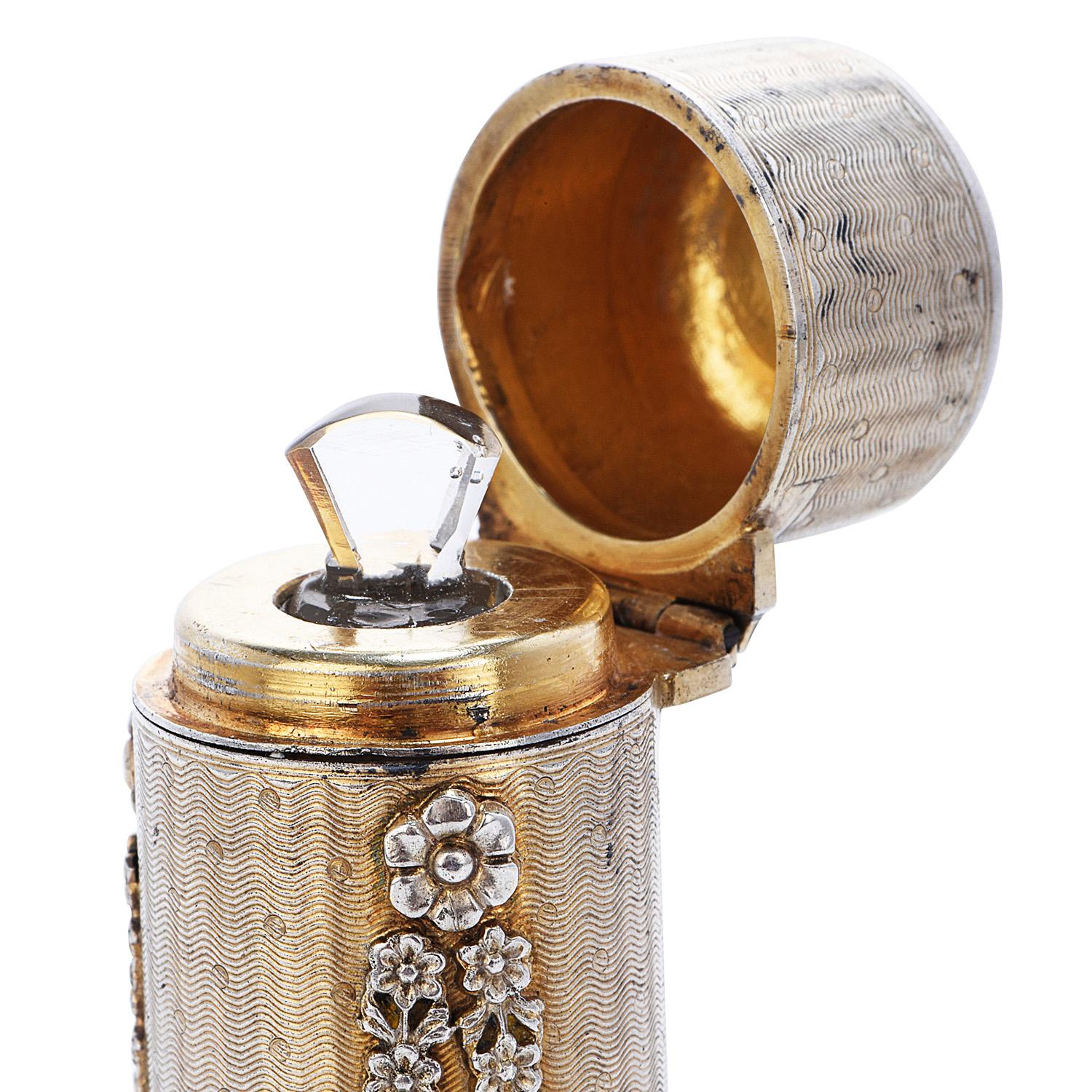 Flacon de parfum de collection en argent fin, datant des années 1800, avec saphir bleu GIA et diamant Excellent état - En vente à Miami, FL