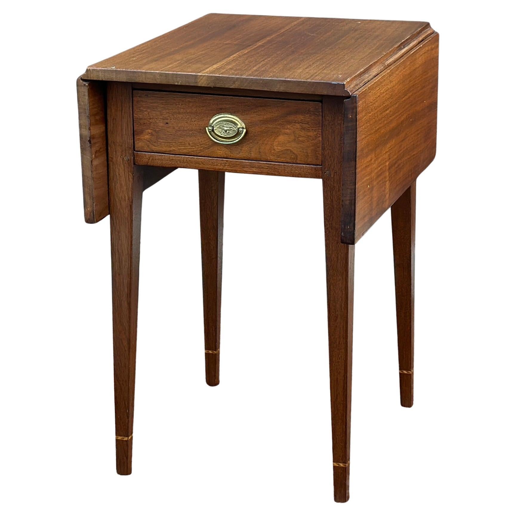 Ancienne table Pembroke en noyer massif avec tiroir et incrustation, style Hepplewhite, 1800