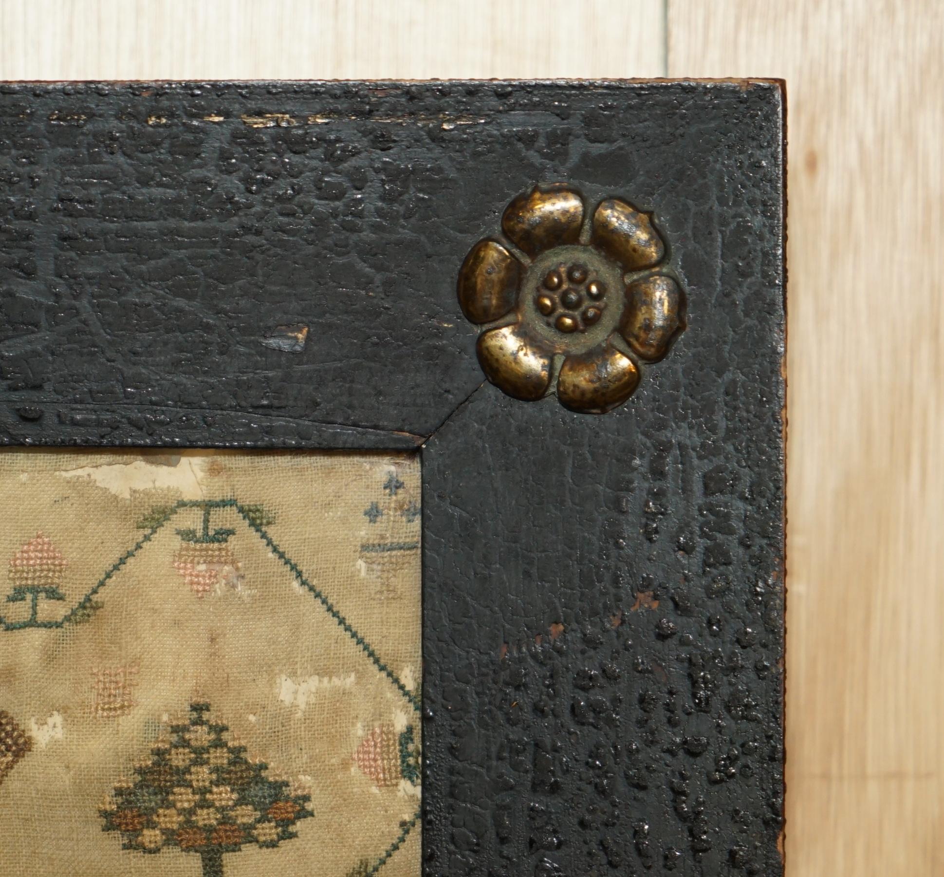 ANTICO 1825 ORIGINAL KING GEORGE IV NEEDLEWORK TAPPLER SAMPLER ELIZA ANN PATT in vendita 4