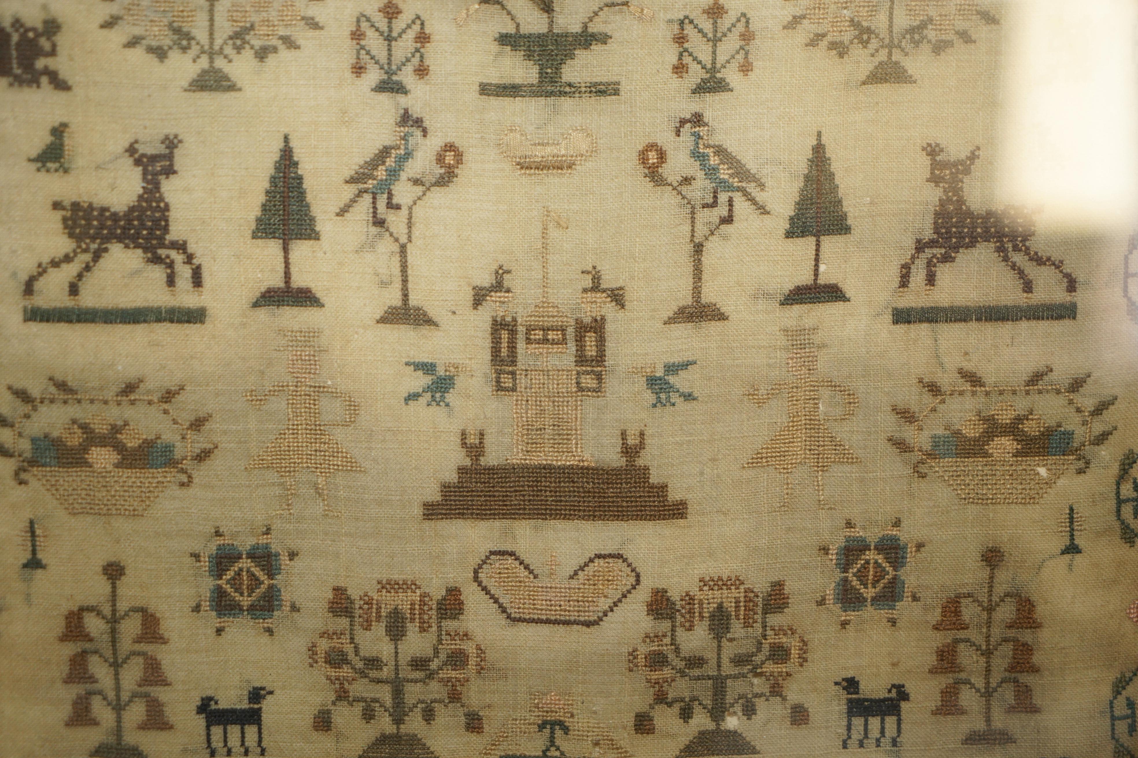 Inizio XIX secolo ANTICO 1825 ORIGINAL KING GEORGE IV NEEDLEWORK TAPPLER SAMPLER ELIZA ANN PATT in vendita