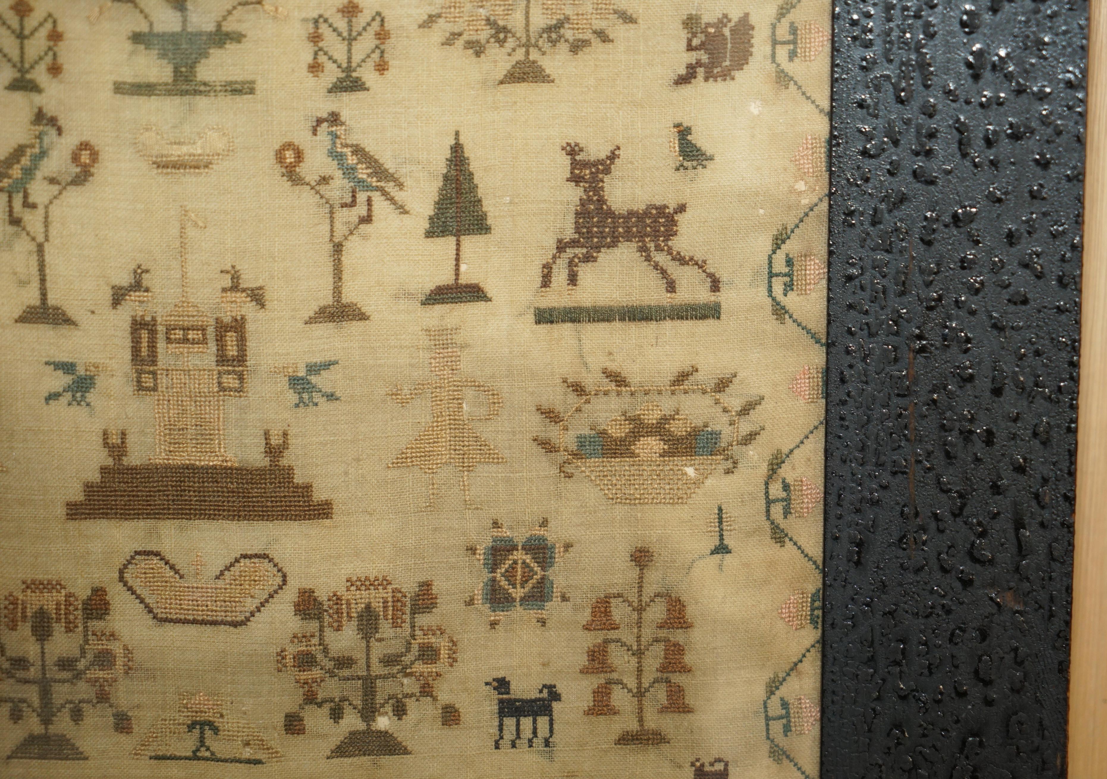 ANTICO 1825 ORIGINAL KING GEORGE IV NEEDLEWORK TAPPLER SAMPLER ELIZA ANN PATT in vendita 1