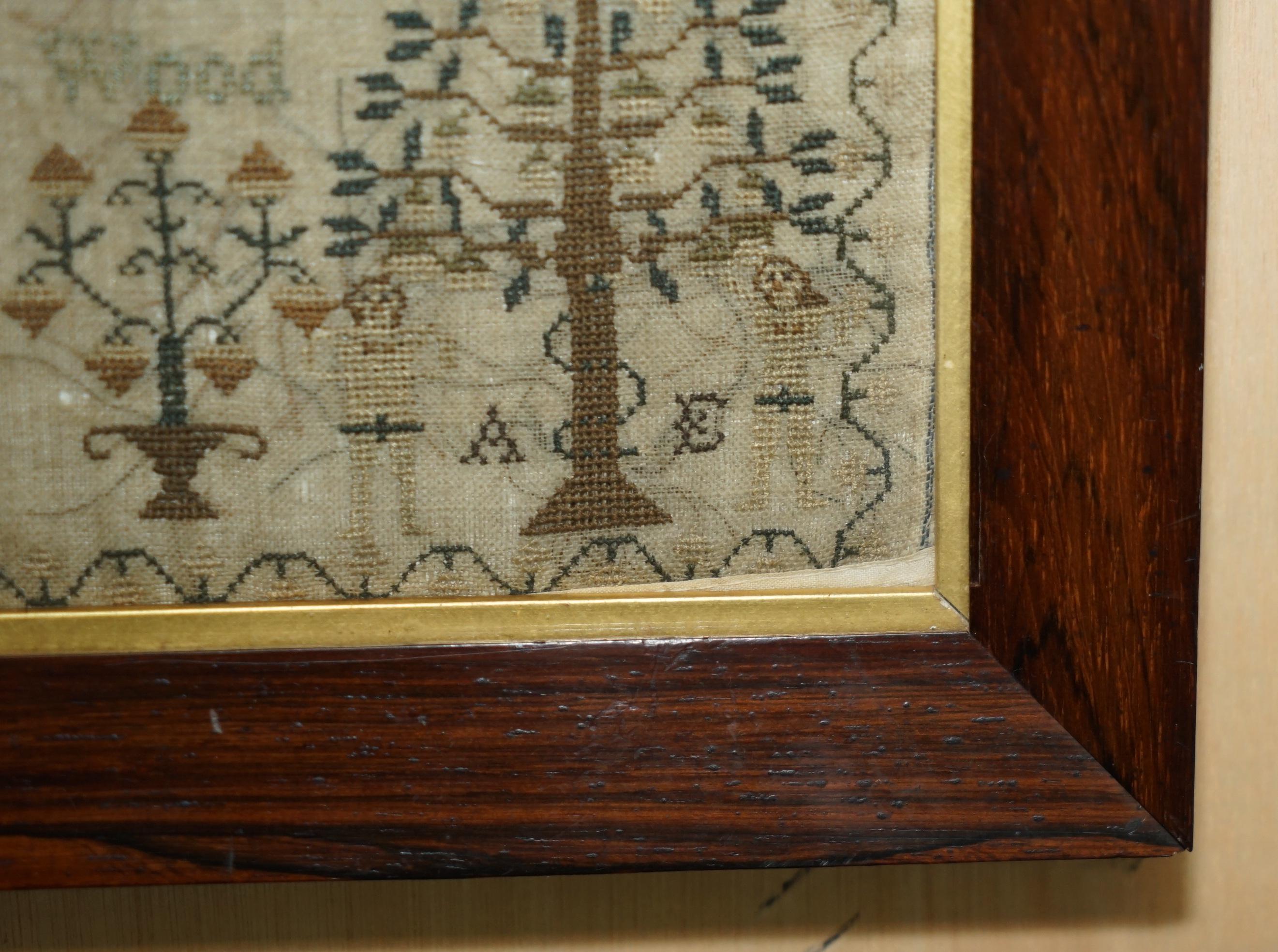 ANTIQUE 1828 ORIGINAL KiNG GEORGE IV NEEDLEWORK TAPESTRY SAMPLER HARDWOOD FRAME For Sale 7
