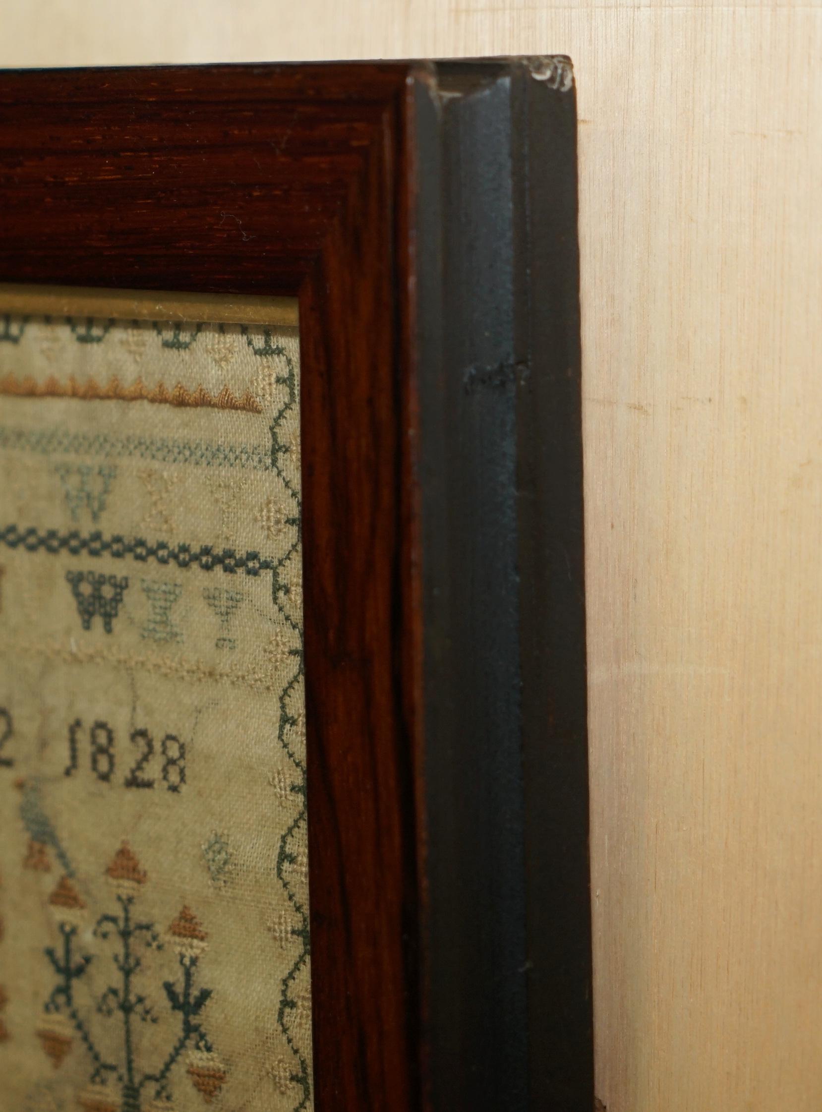 ANTIQUE 1828 ORIGINAL KiNG GEORGE IV NEEDLEWORK TAPESTRY SAMPLER HARDWOOD FRAME For Sale 8