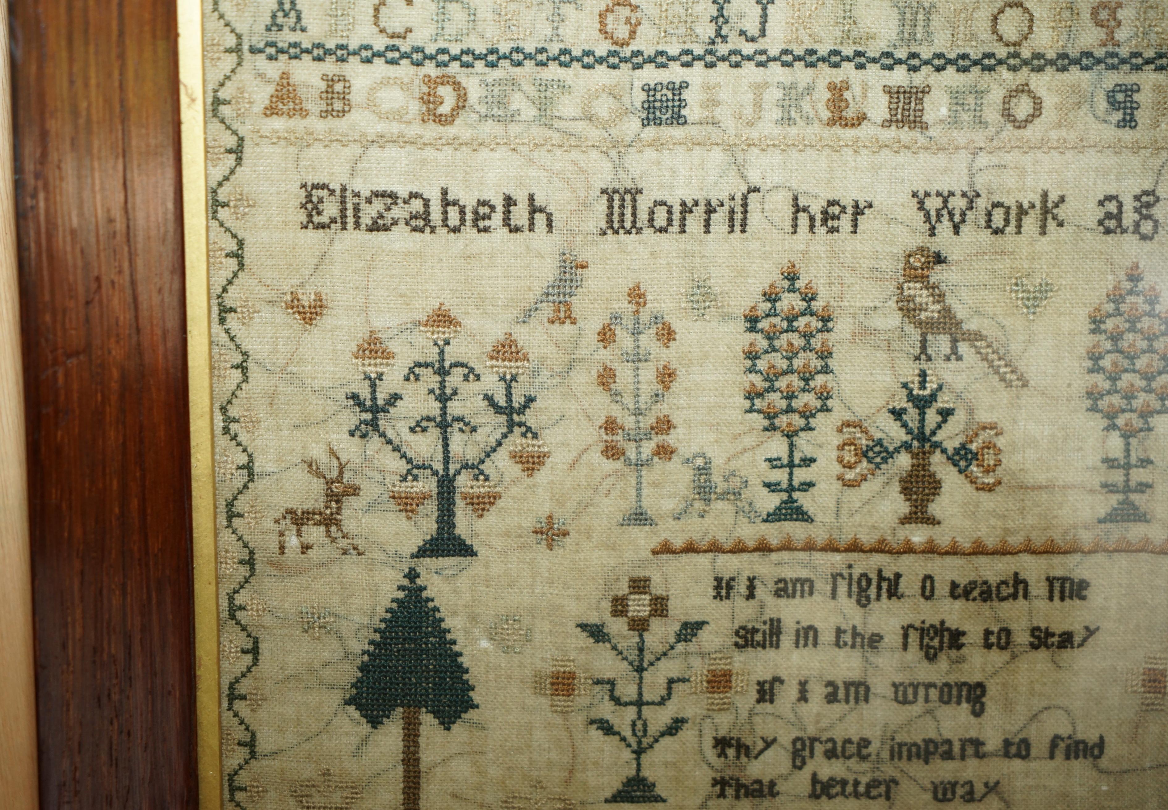 ANTIQUE 1828 ORIGINAL KiNG GEORGE IV NEEDLEWORK TAPESTRY SAMPLER HARDWOOD FRAME In Good Condition For Sale In West Sussex, Pulborough