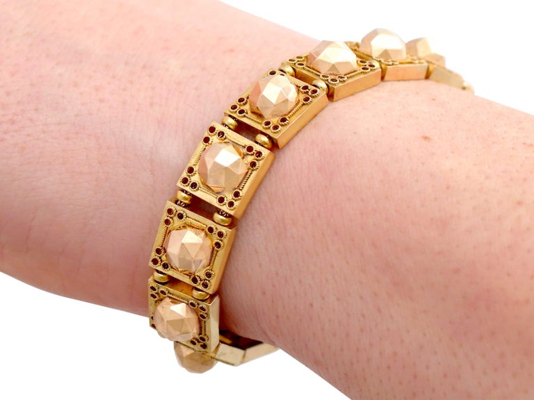 Antique 1830s Yellow Gold and Rose Gold Bracelet For Sale 6
