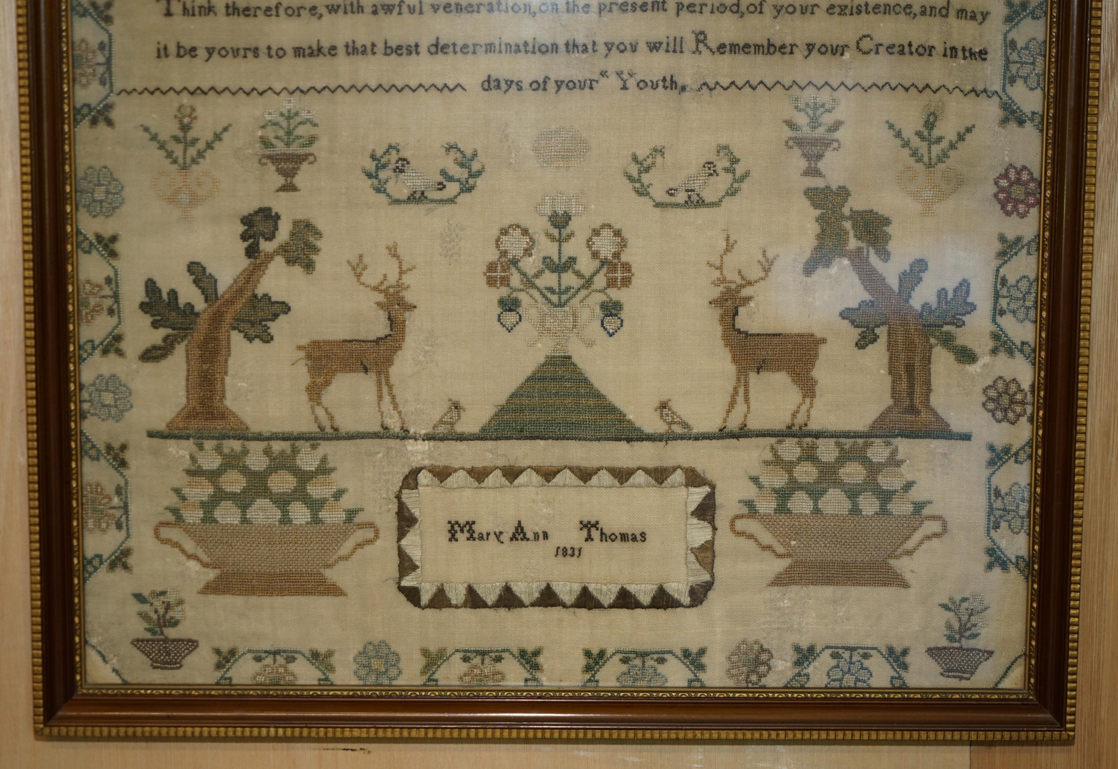 Royal House Antiques

Royal House Antiques freut sich, dieses erstaunliche Stickmustertuch aus dem Jahr 1831 aus der Regierungszeit von König Wilhelm IV. zum Verkauf anzubieten. 

Ich habe verschiedene andere Mustertücher zum Verkauf aufgelistet,