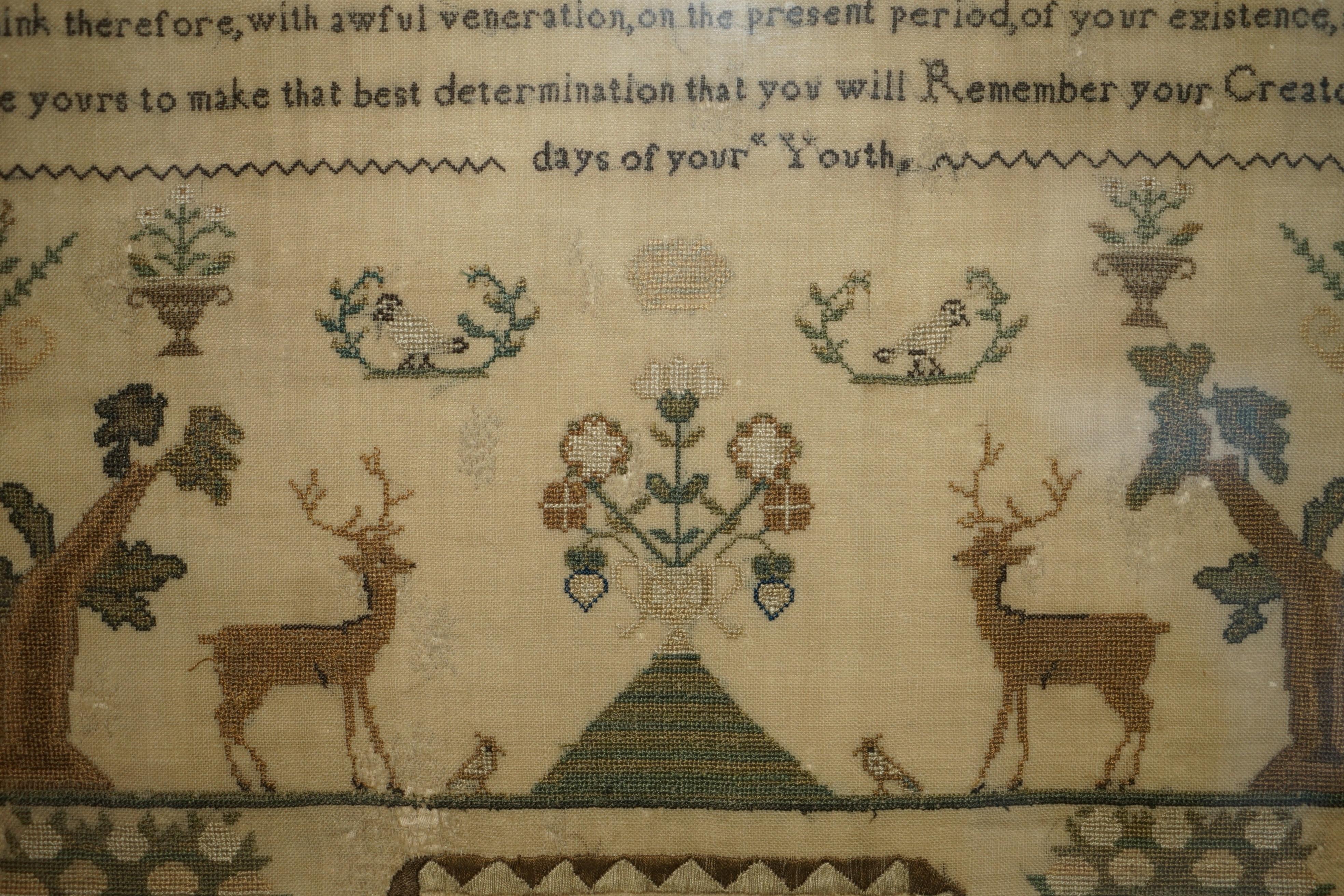 ANTIQUE 1831 ORIGINAL WiLLIAM IV NEEDLEWORK SAMPLER DEPICTING A VERSE ON YOUTH im Zustand „Gut“ im Angebot in West Sussex, Pulborough