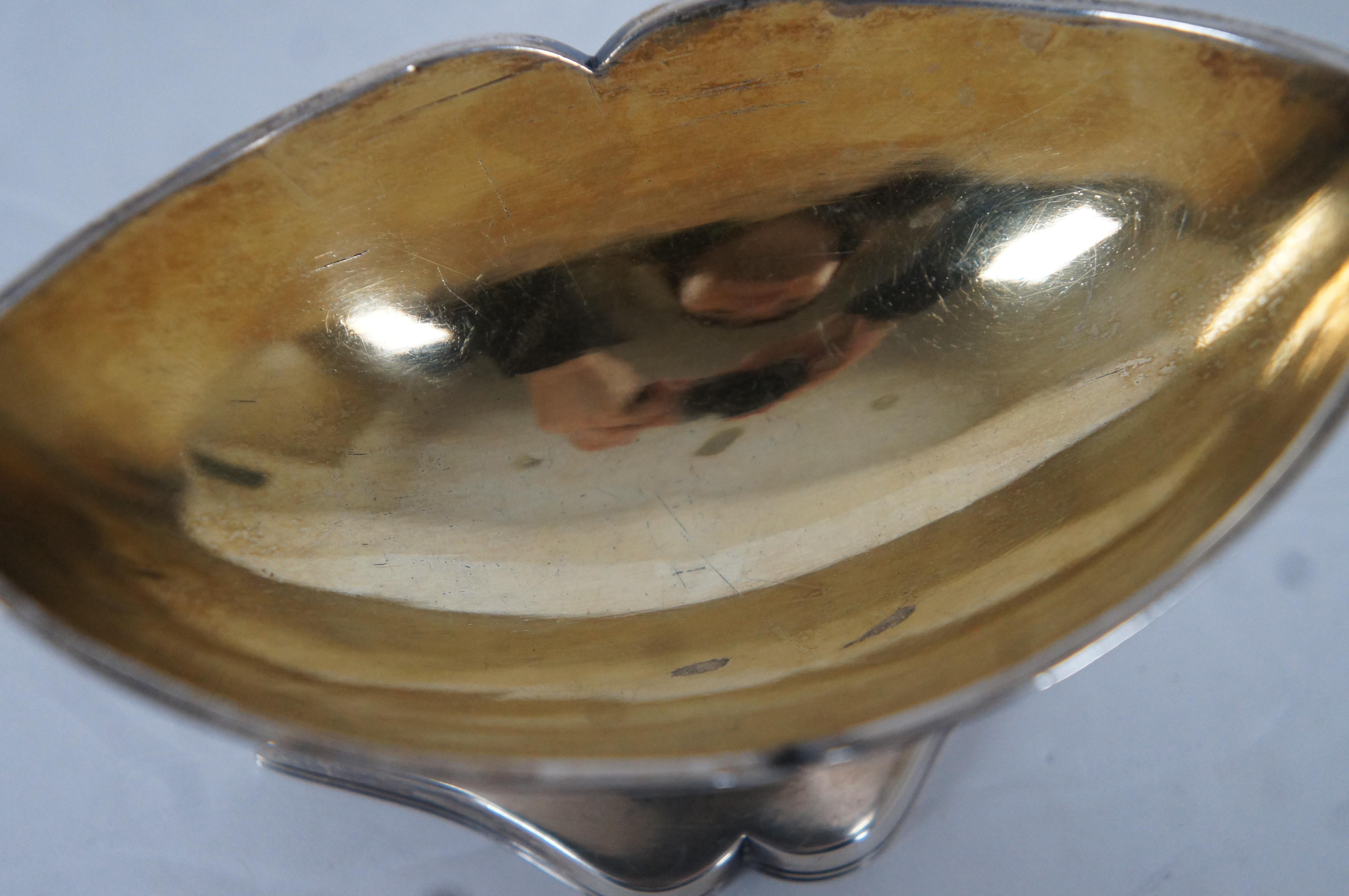 Mid-19th Century Antique 1835 Moses Brent Sterling Silver Whaletail Nut Dish Salt Cellar 90g For Sale