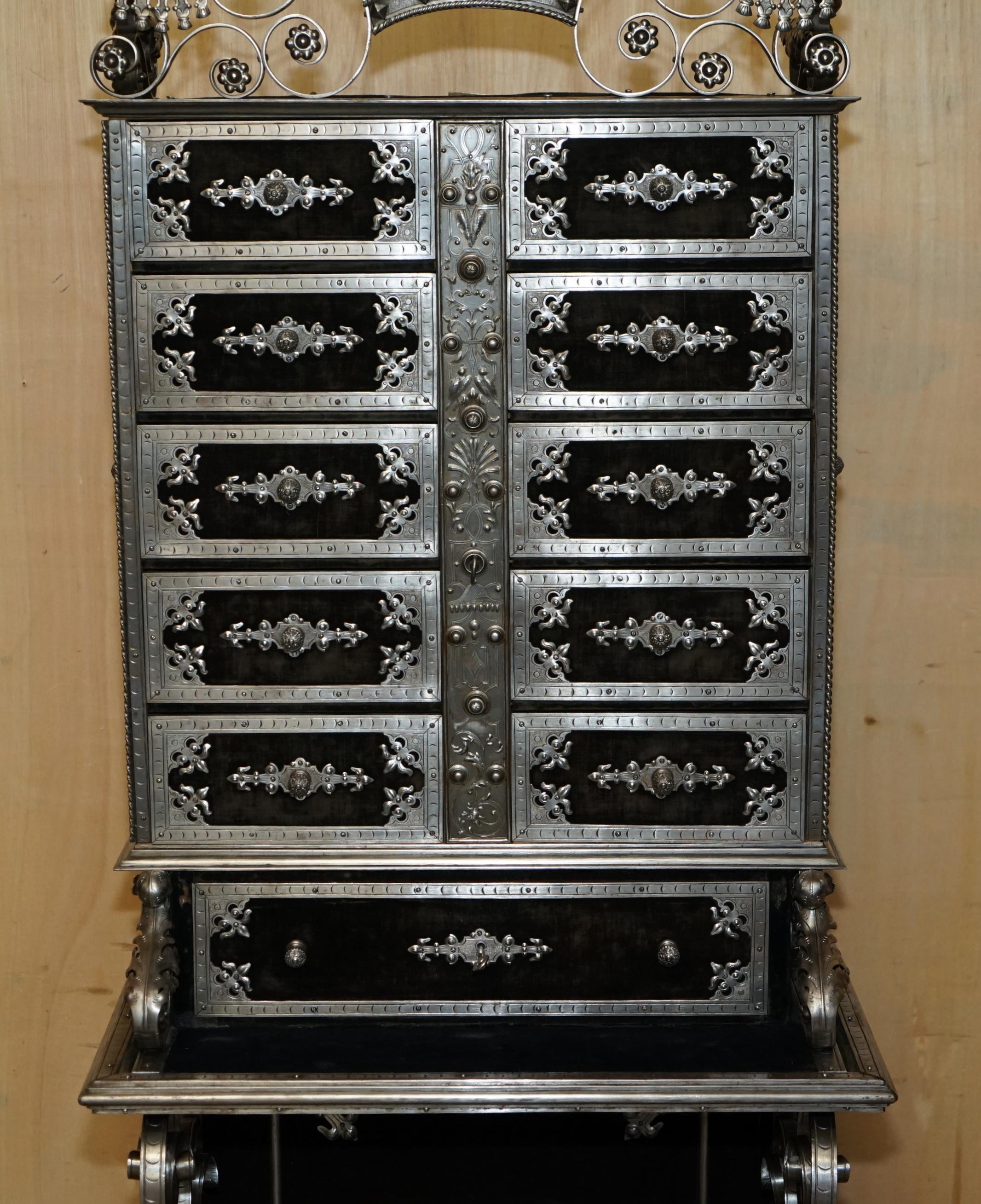ANTIQUE 1840 METAL DENTAL CHIRURGIE CABINET WITH CROWN DETAILING & DRAWER LOCKs In Good Condition For Sale In West Sussex, Pulborough